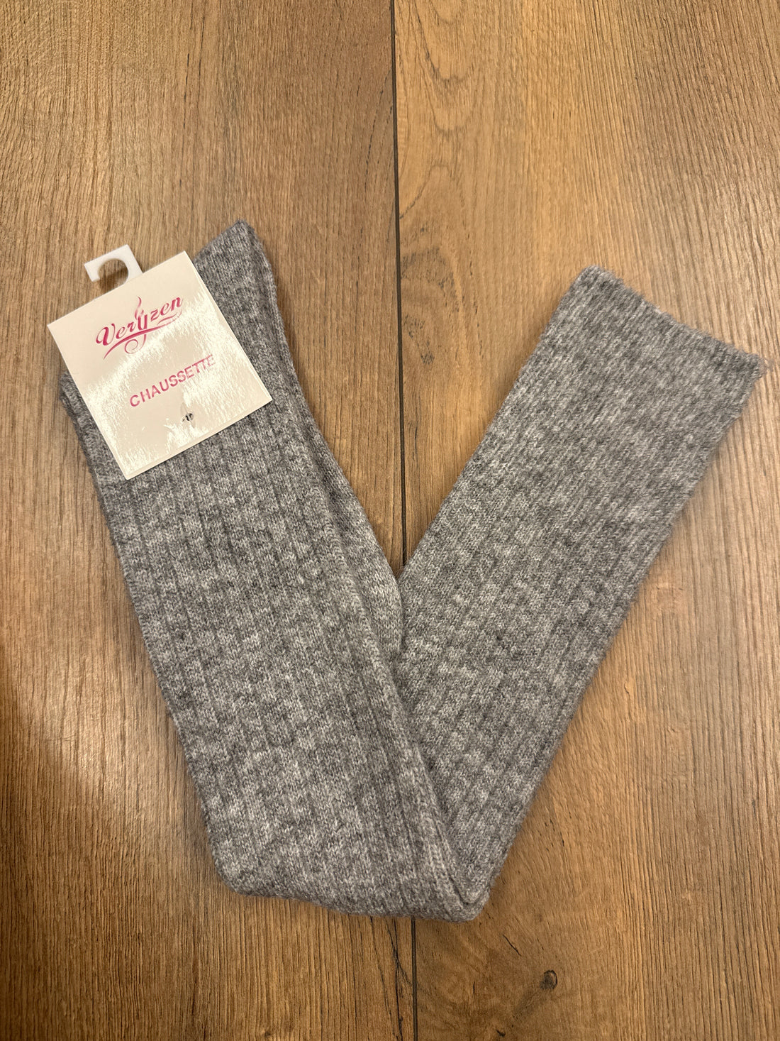 Chaussettes hautes côtelées grises