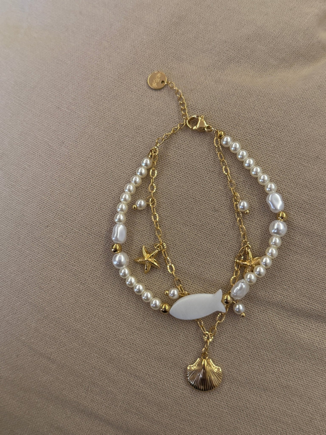 Bracelet chaîne dorée et perles blanc nacré - Léone