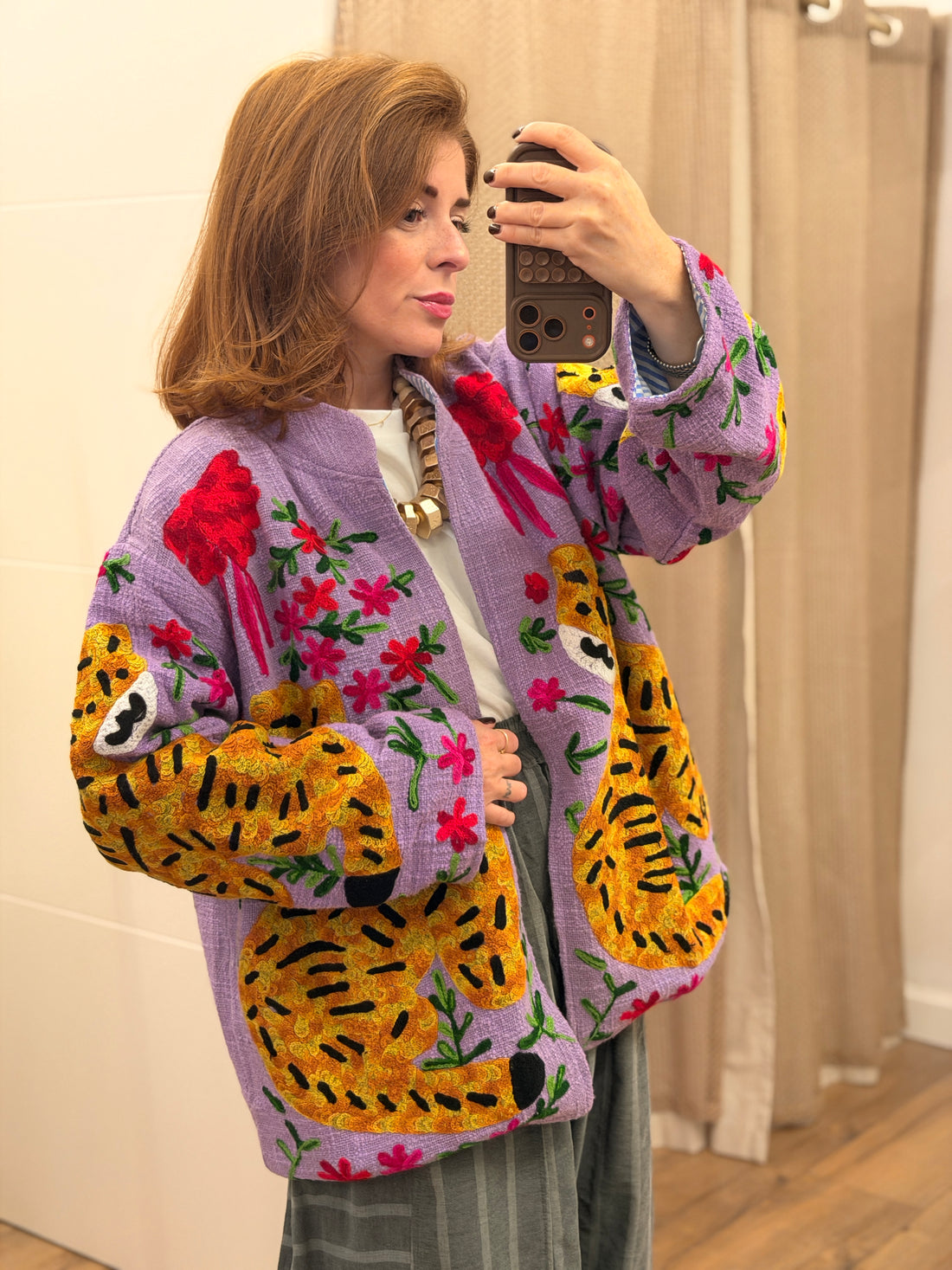 Veste lilas tigre et fleur