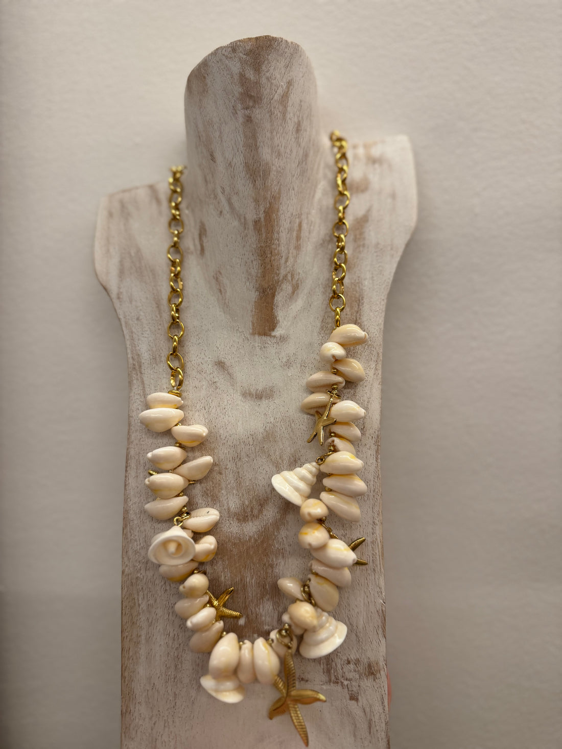 Collier coquillages et étoiles de mer