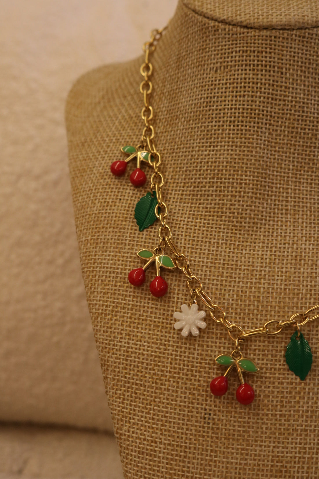 Collier cerises