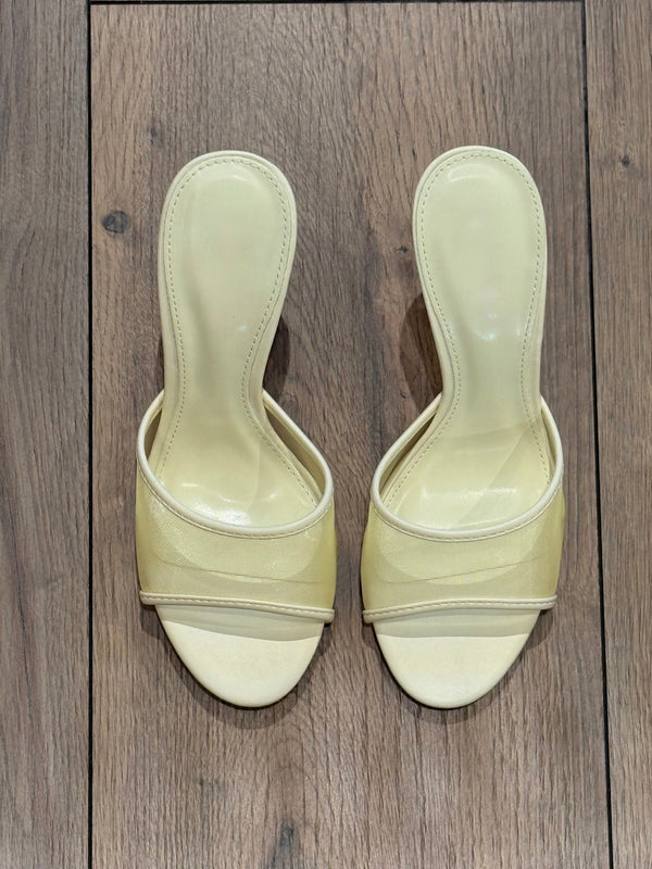 Mules a talon jaune tulle
