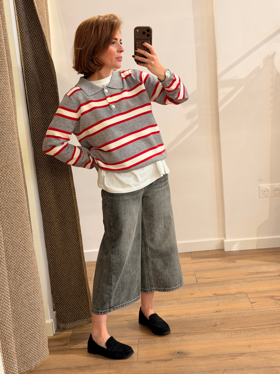 Polo en maille gris/rouge