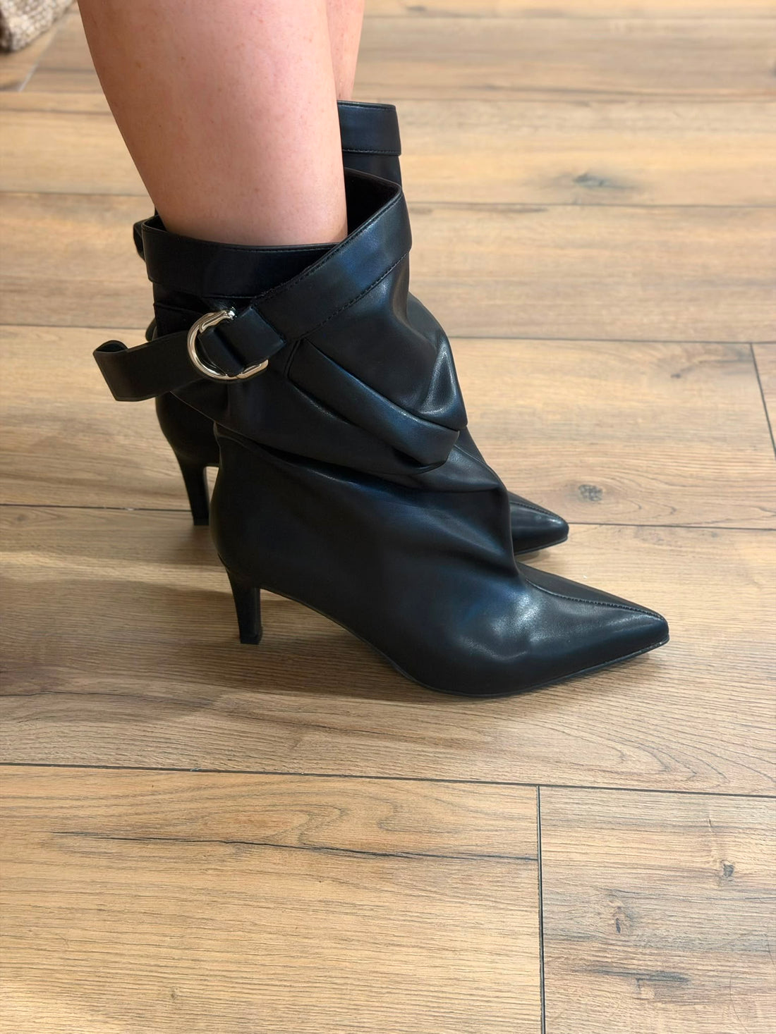 Bottes noires froncées