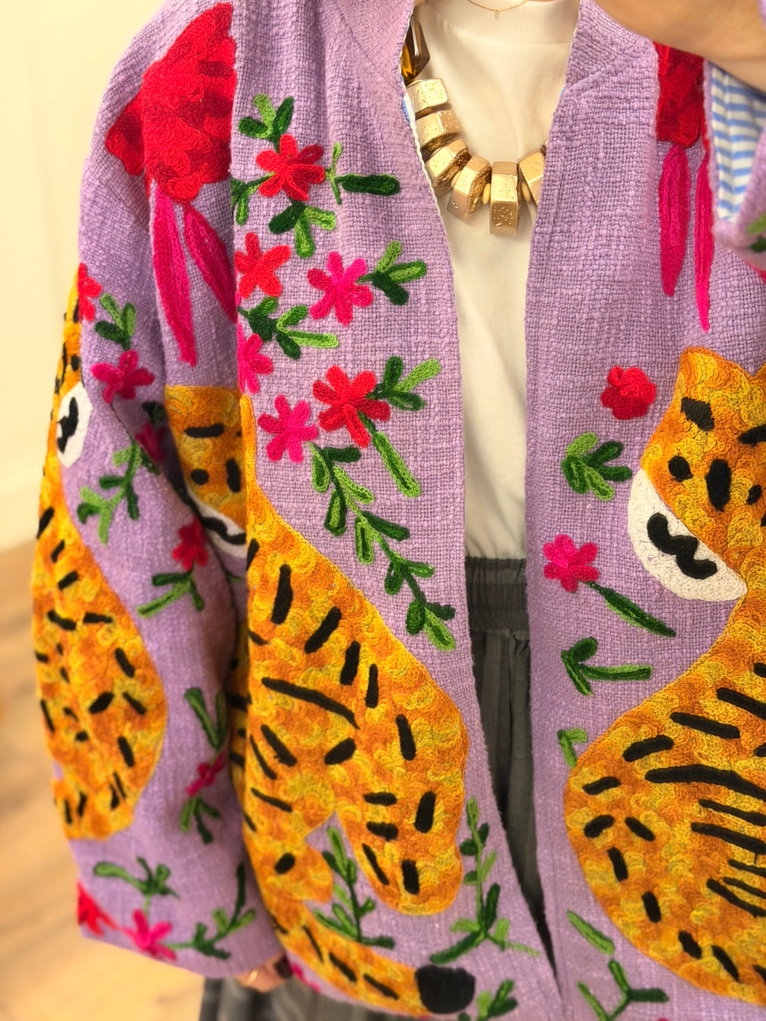 Veste lilas tigre et fleur