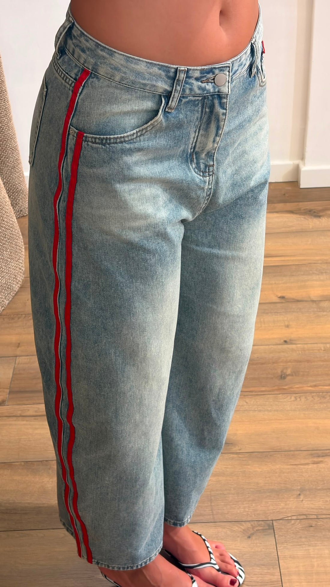 Jean bleu bandes rouges