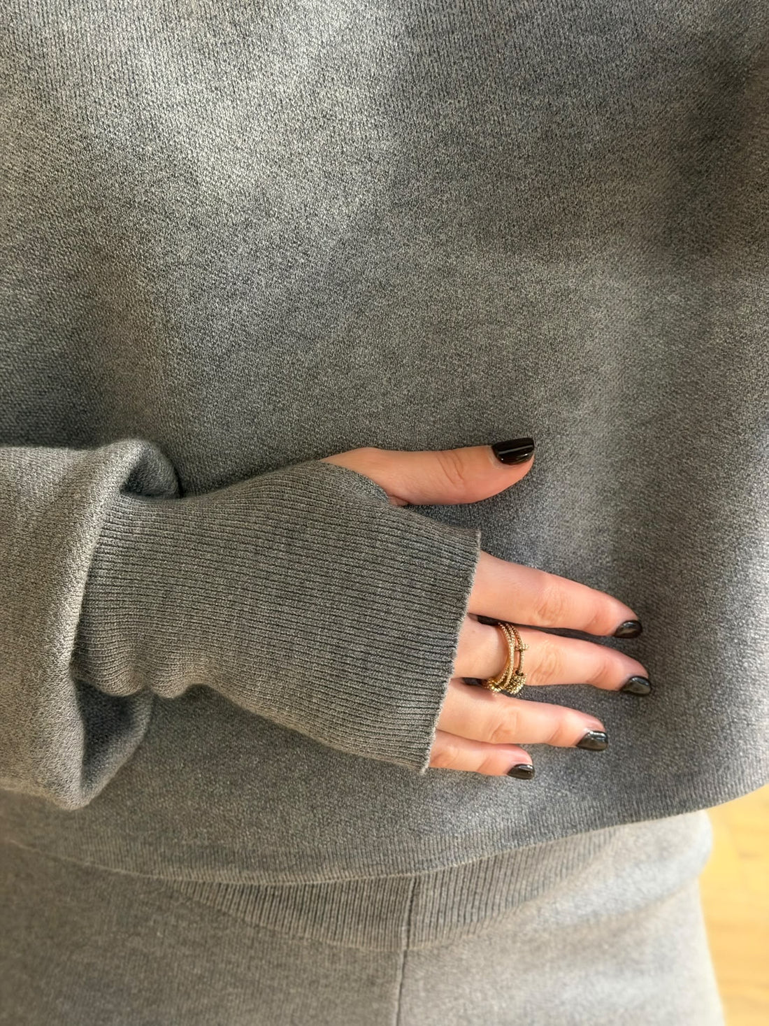 Ensemble en maille grise