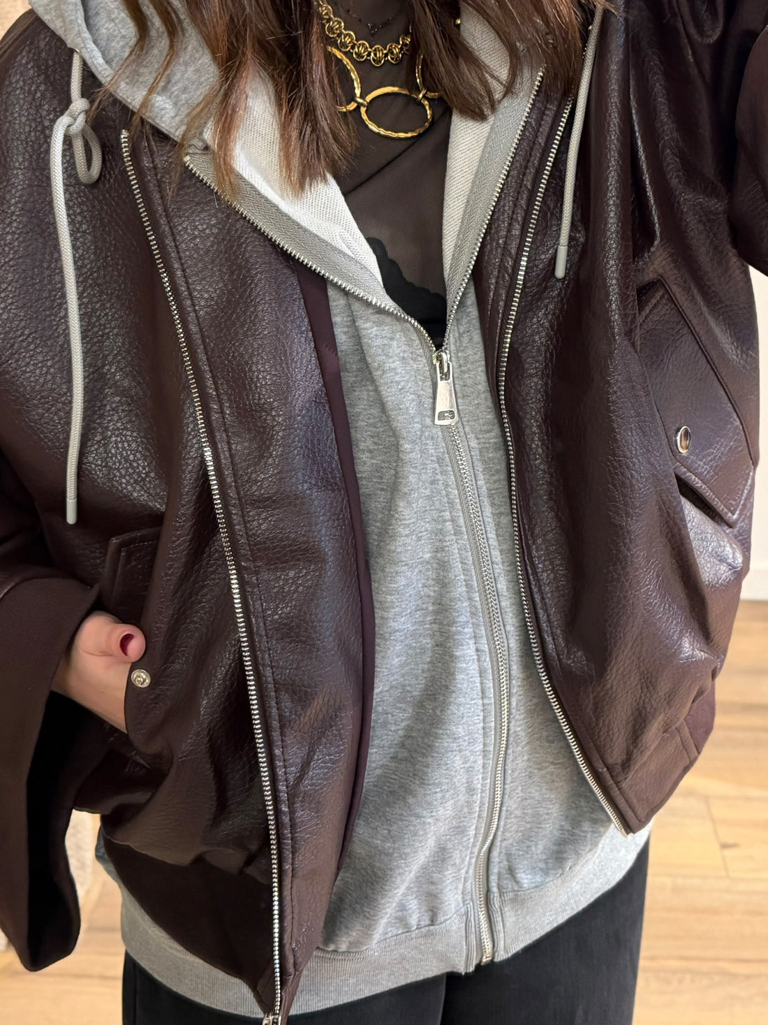 Blouson bordeaux à capuche