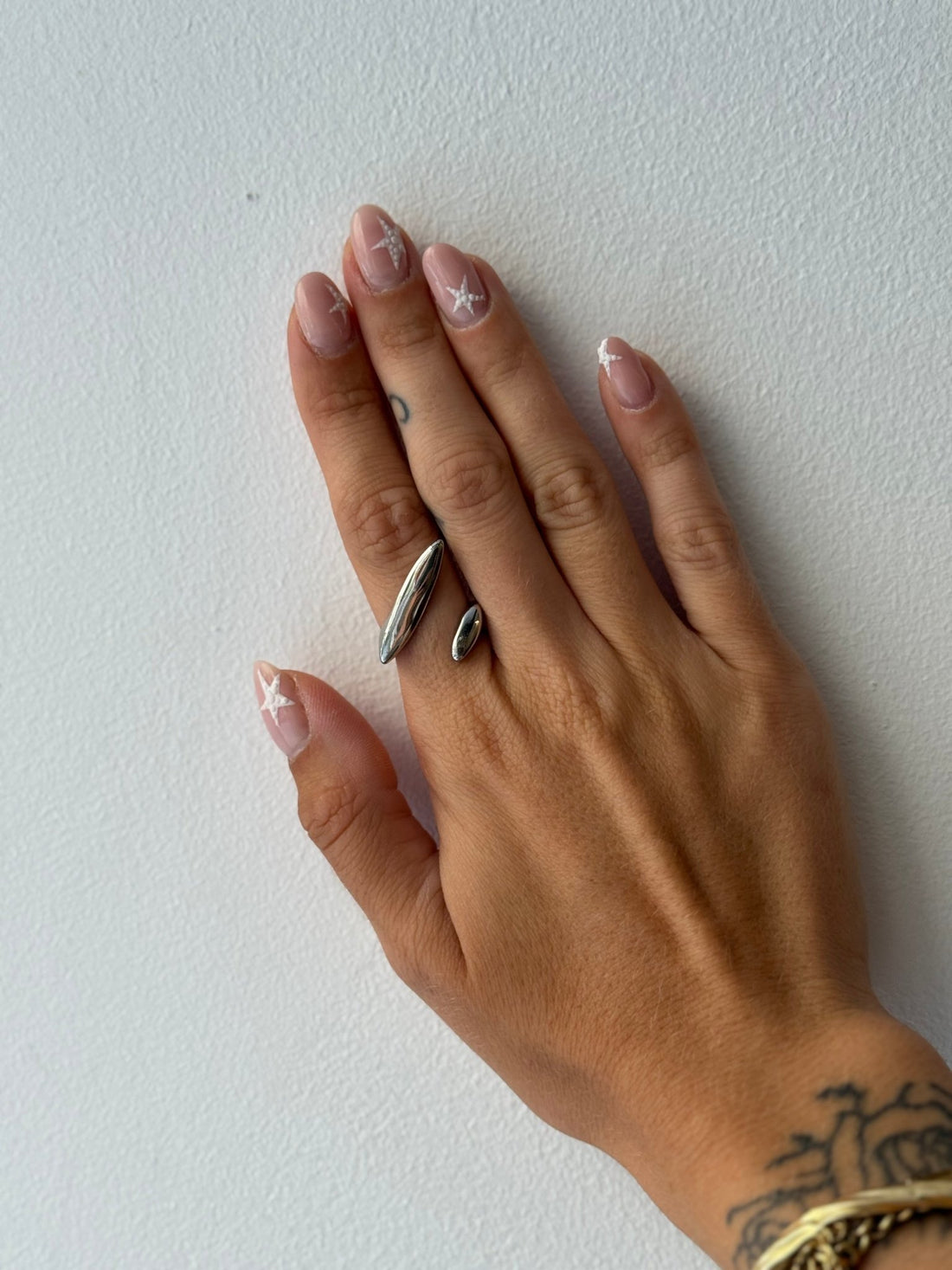 Bague argentée barre en biais - Léone