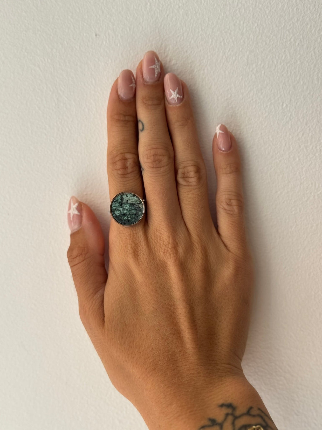 Bague argentée plaque verte marbrée - Léone