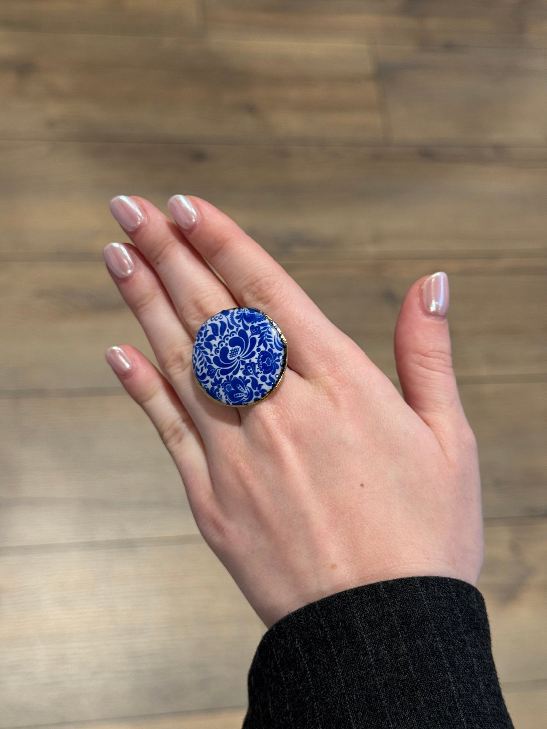 Bague dorée avec rond azulejos - Léone