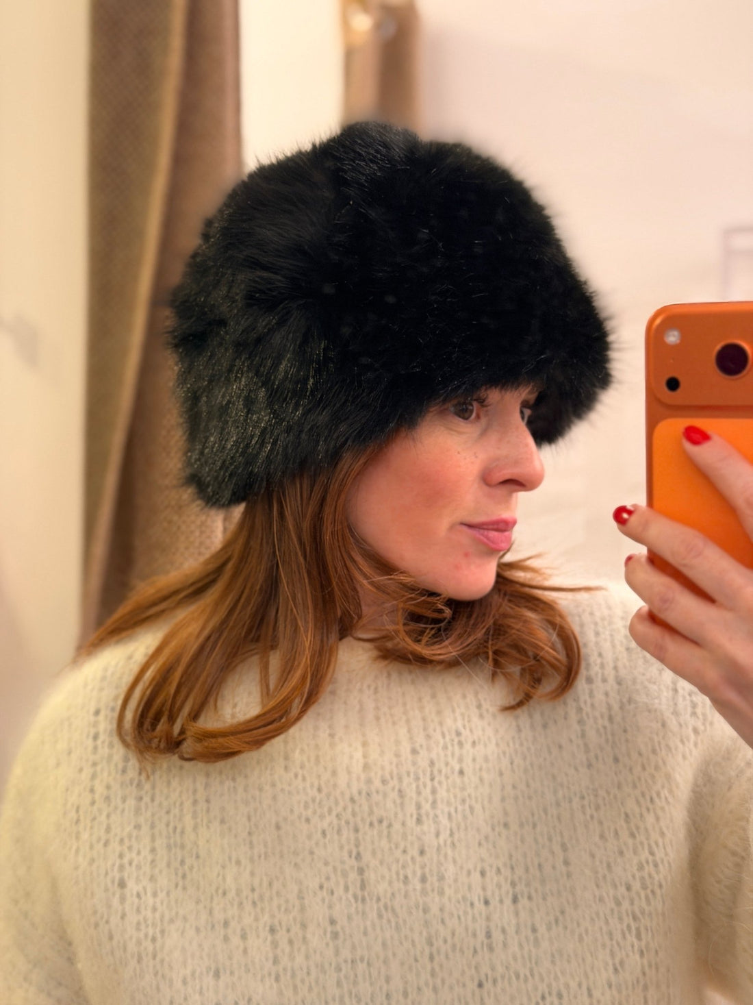 Bob en fourrure noir - Léone