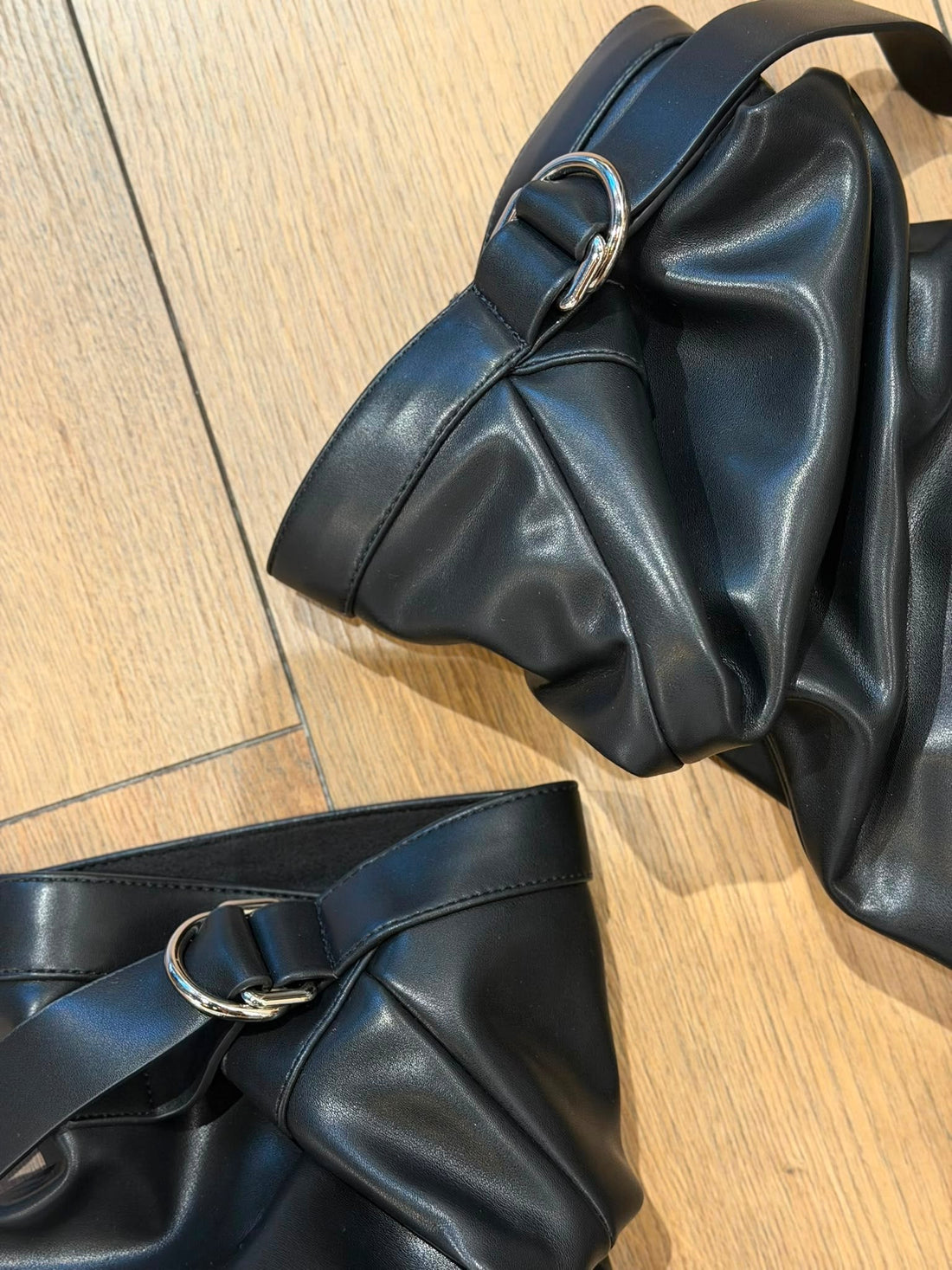 Bottes noires froncées - Léone