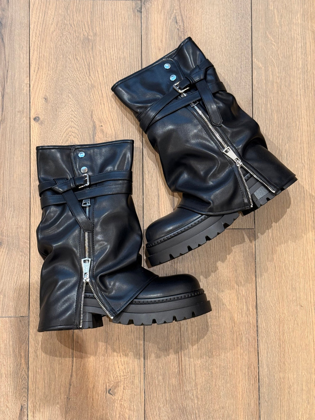 Bottes revers noires - Léone