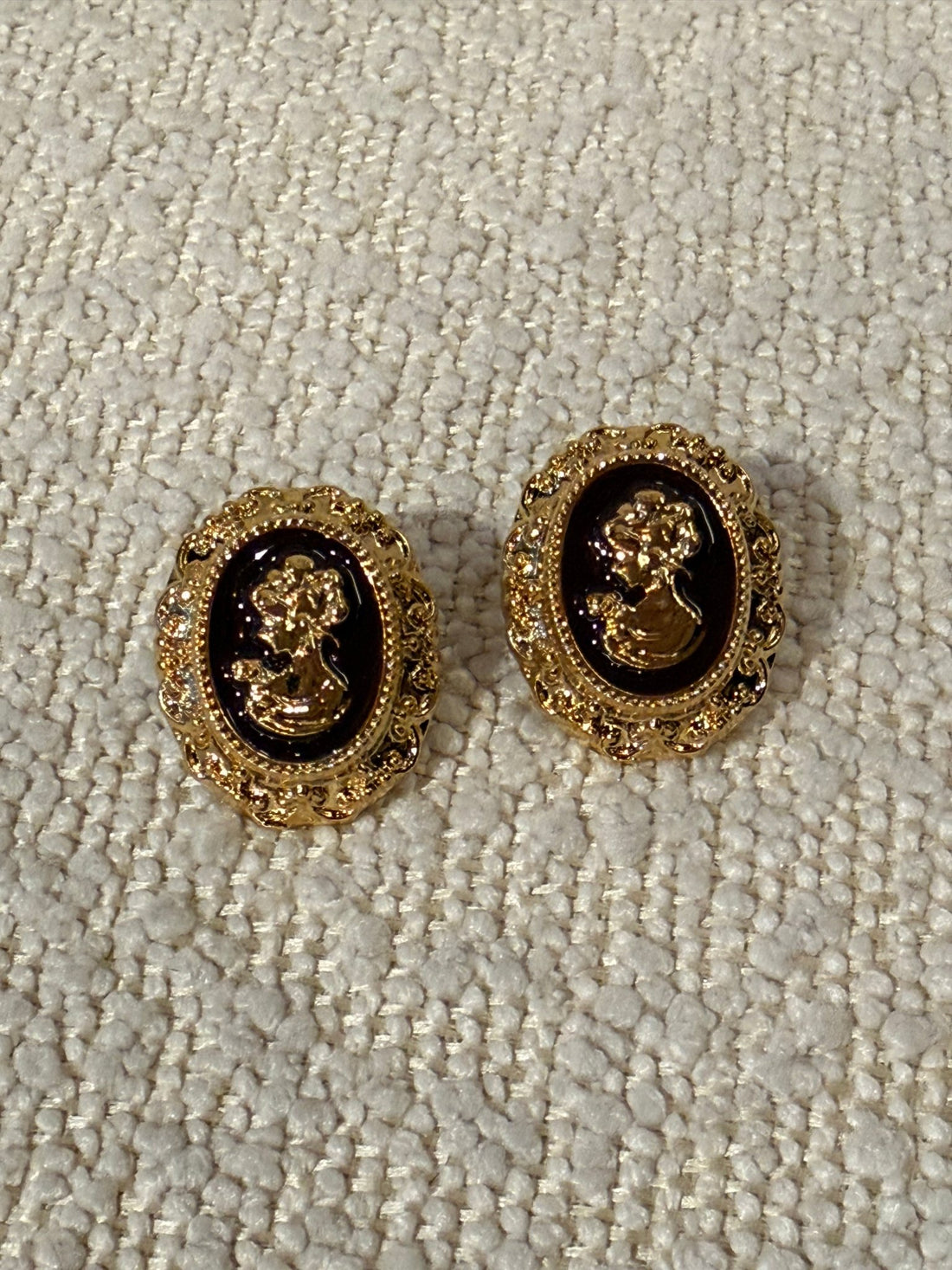 BOUCLES BAROQUES - Léone