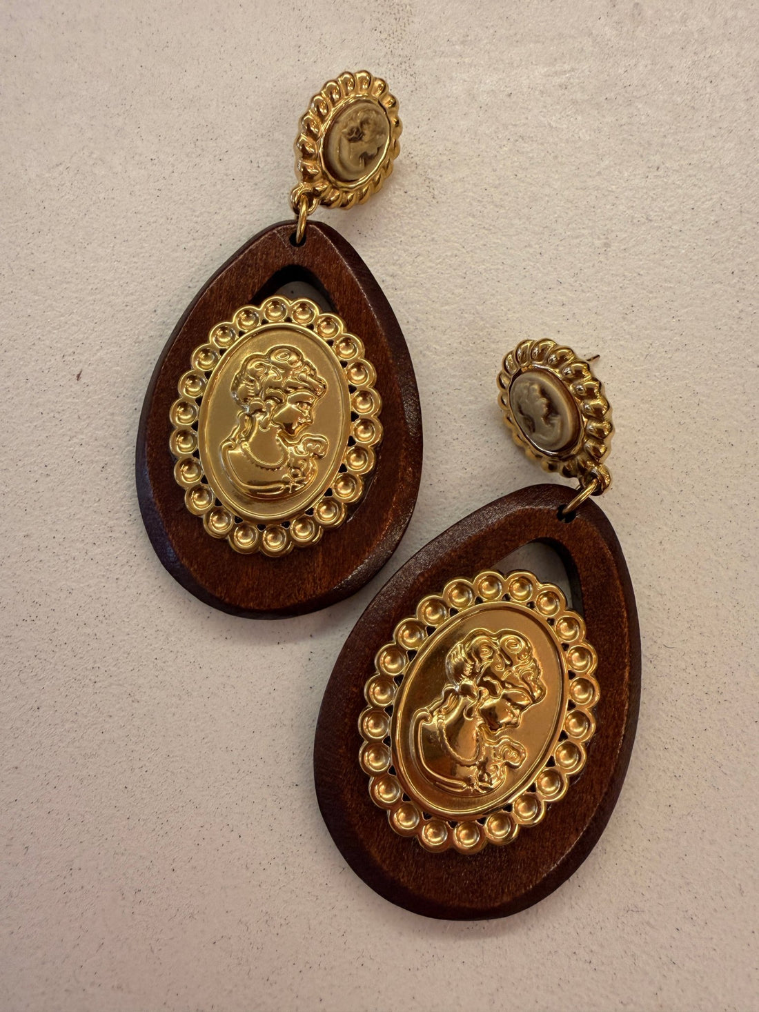 BOUCLES BAROQUES - Léone