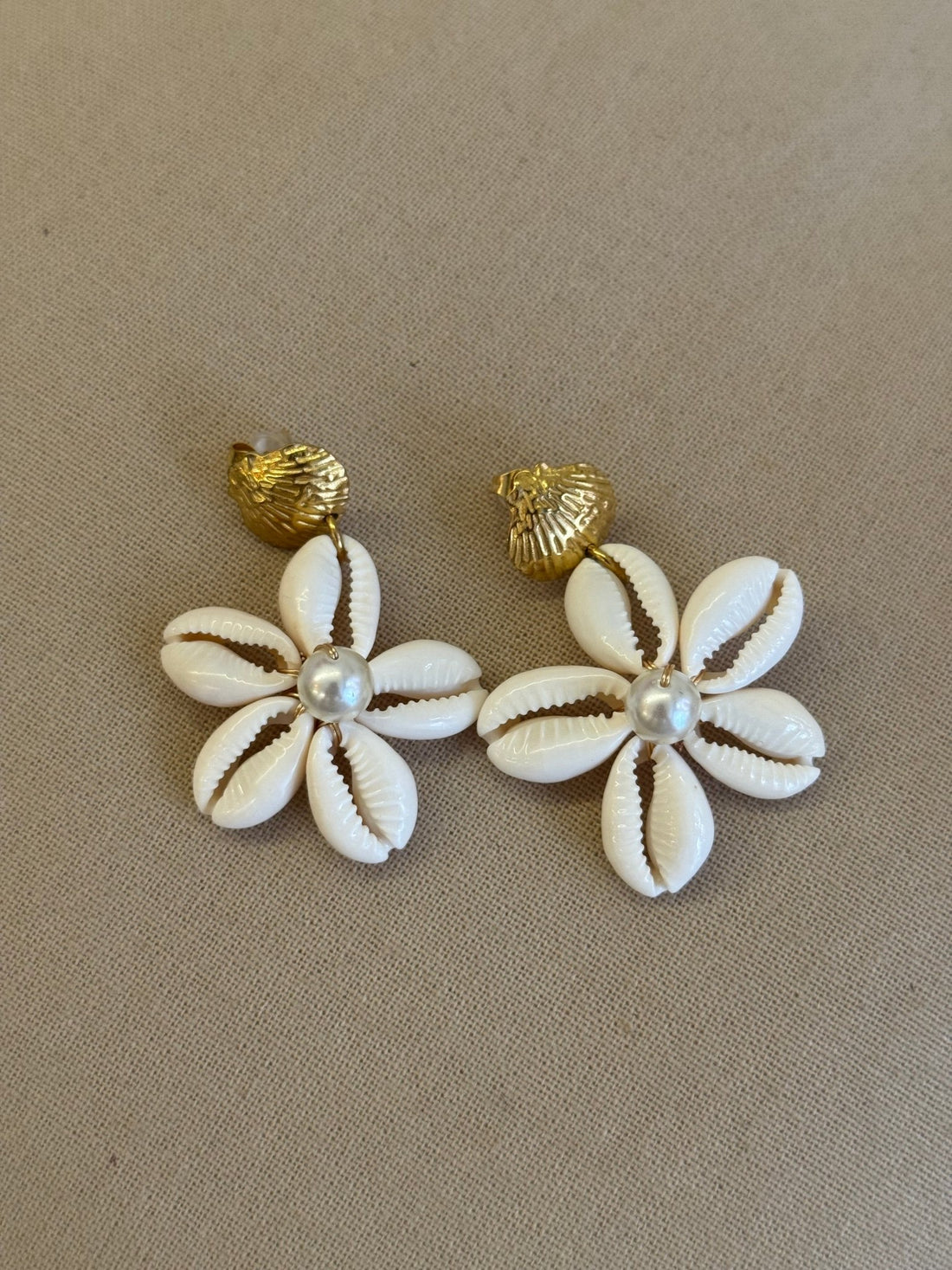 Boucles coquillages et perle - Léone