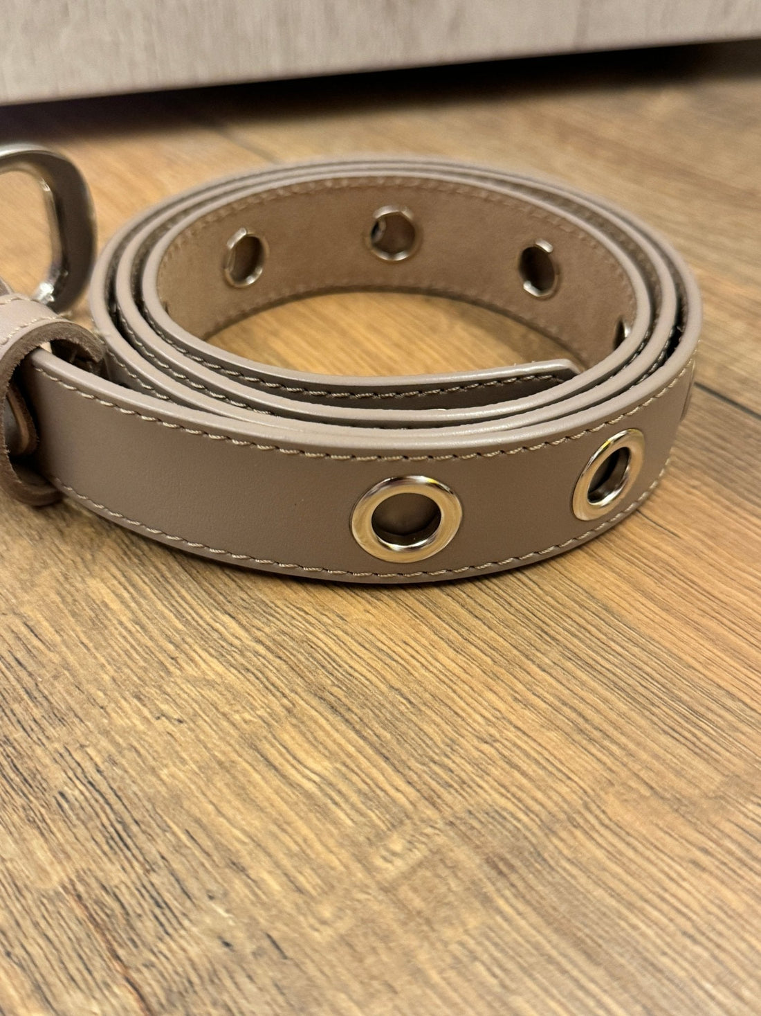 Ceinture à rivets en cuir - Léone