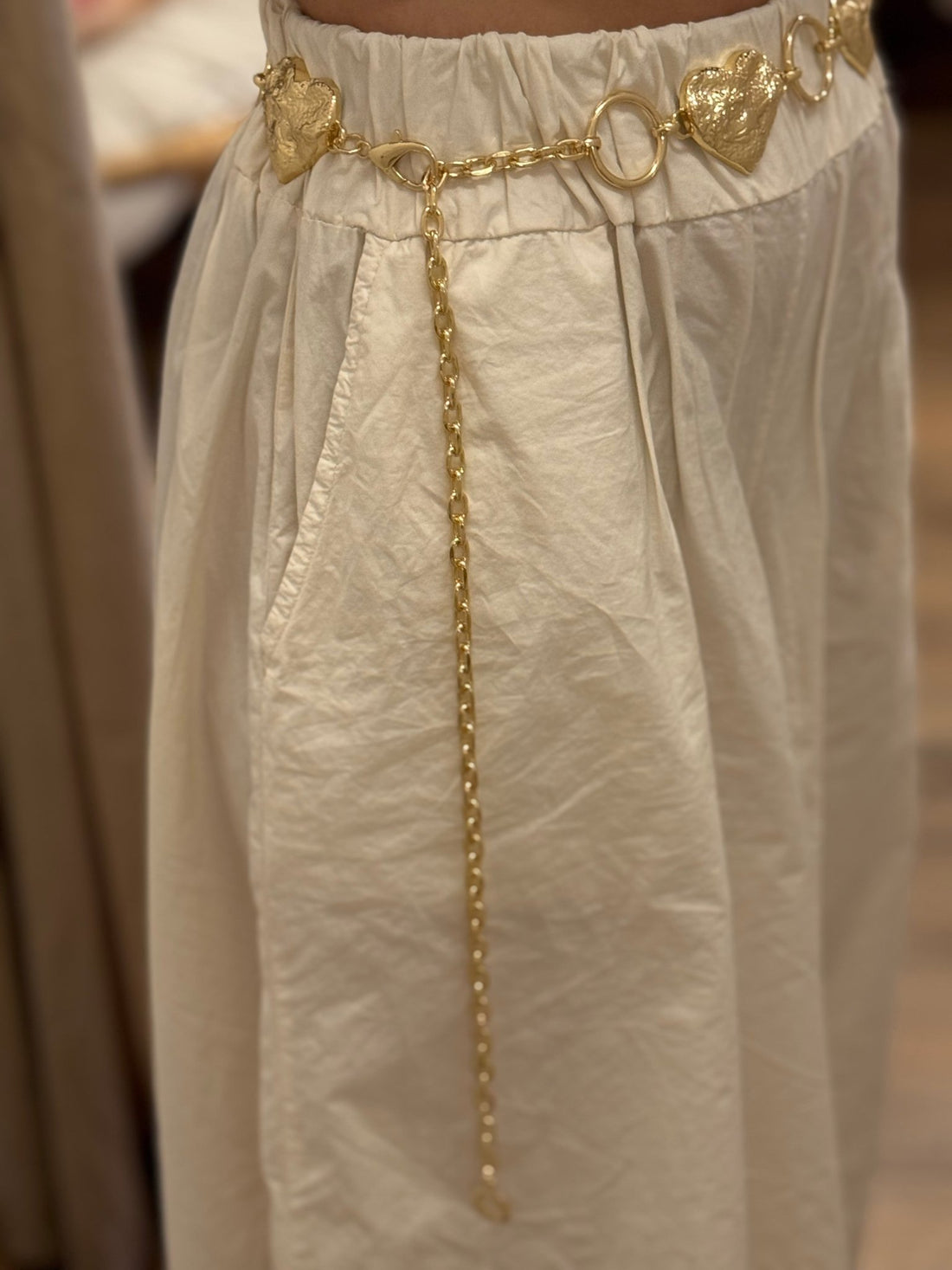 Ceinture en chaîne dorée avec cœurs et anneaux - Léone