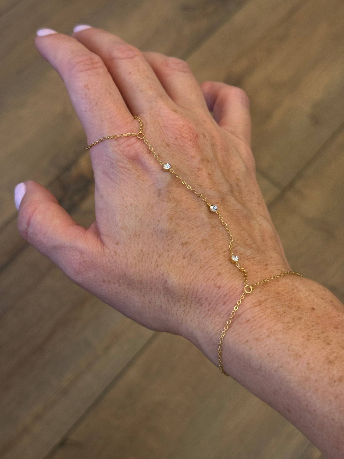 Chaine de main avec strass - Léone