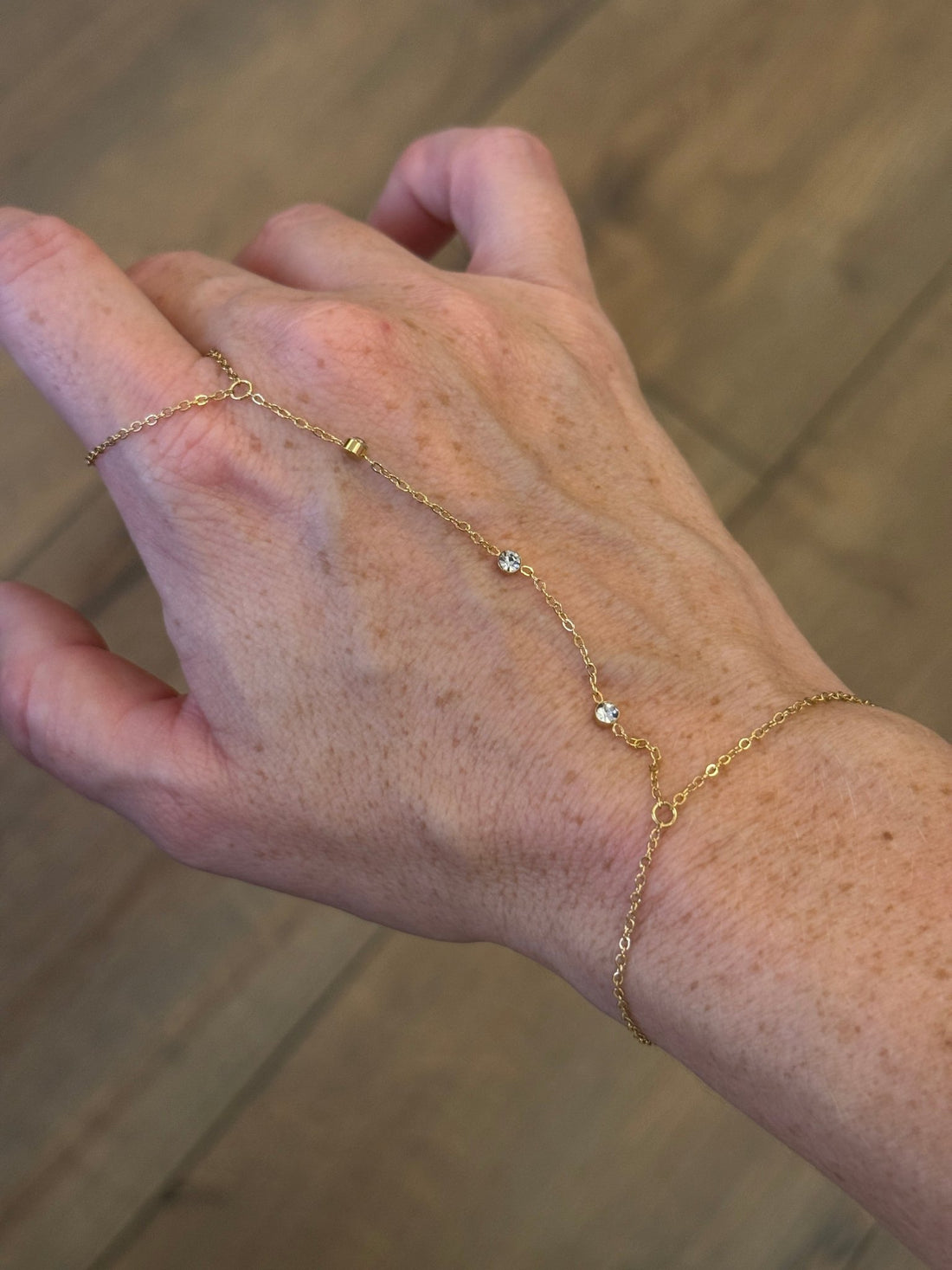 Chaine de main avec strass - Léone