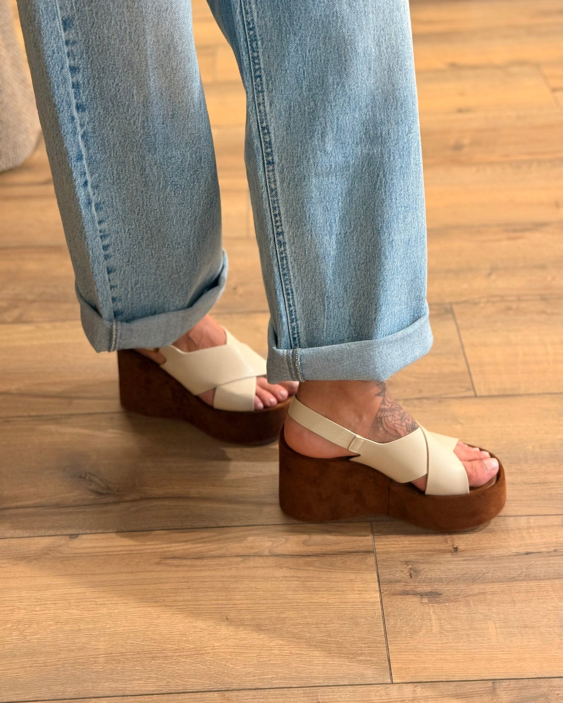 Chaussures compensées beiges - Léone