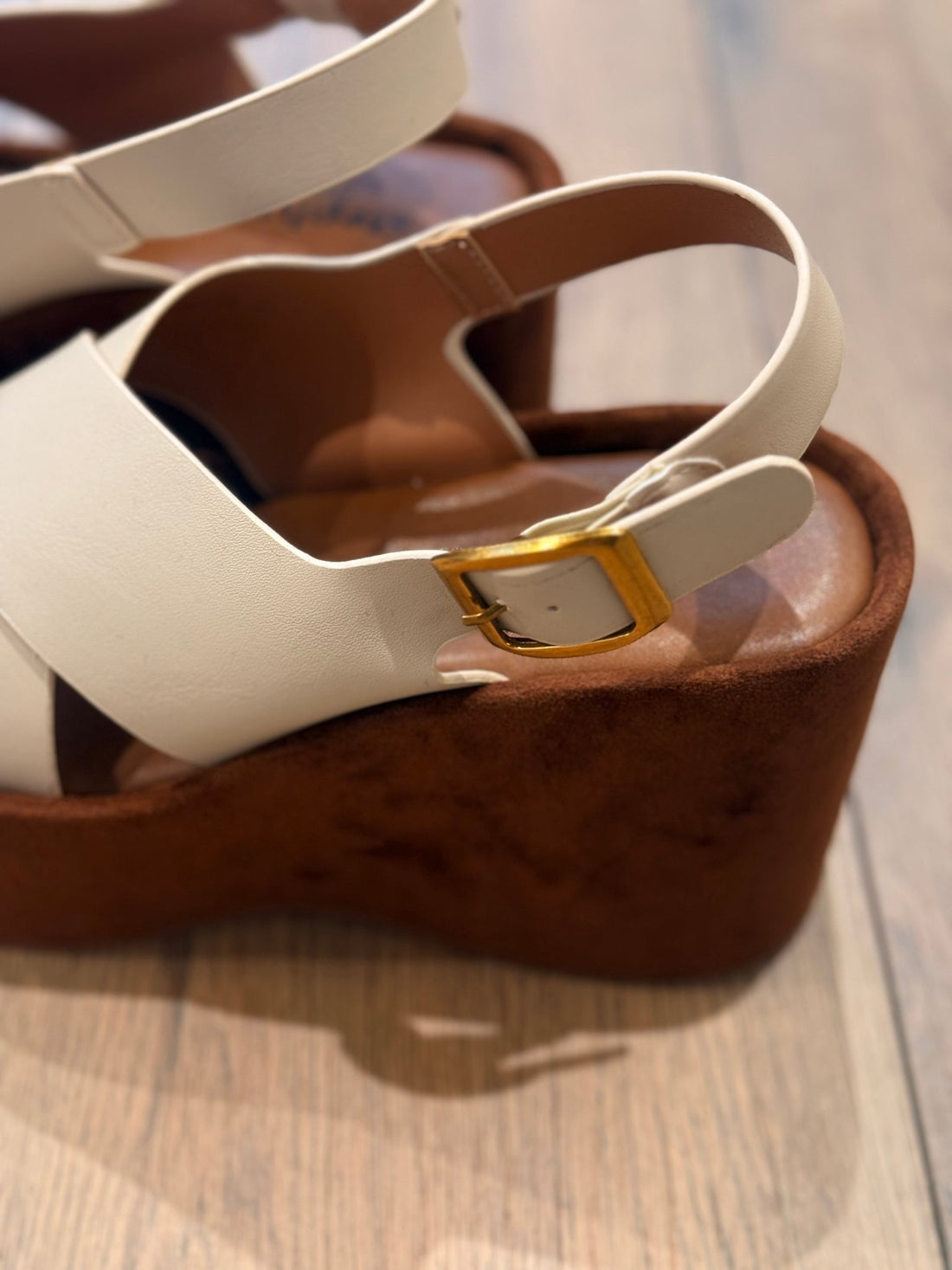 Chaussures compensées beiges - Léone