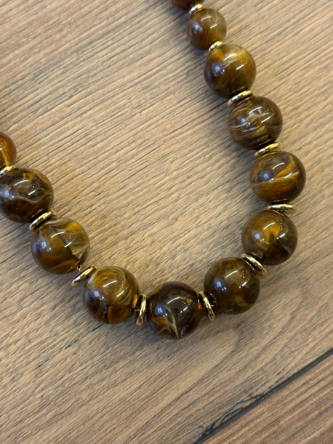 Collier avec billes marbrées - Léone