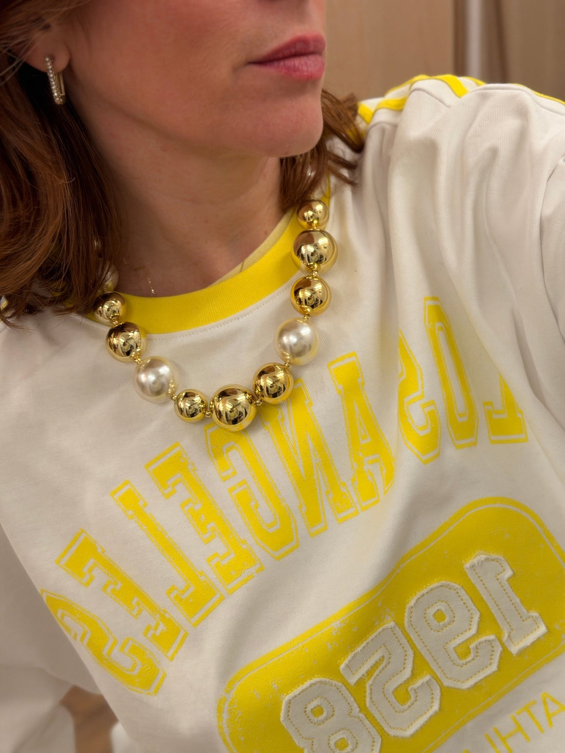 Collier billes dorees et nacre - Léone