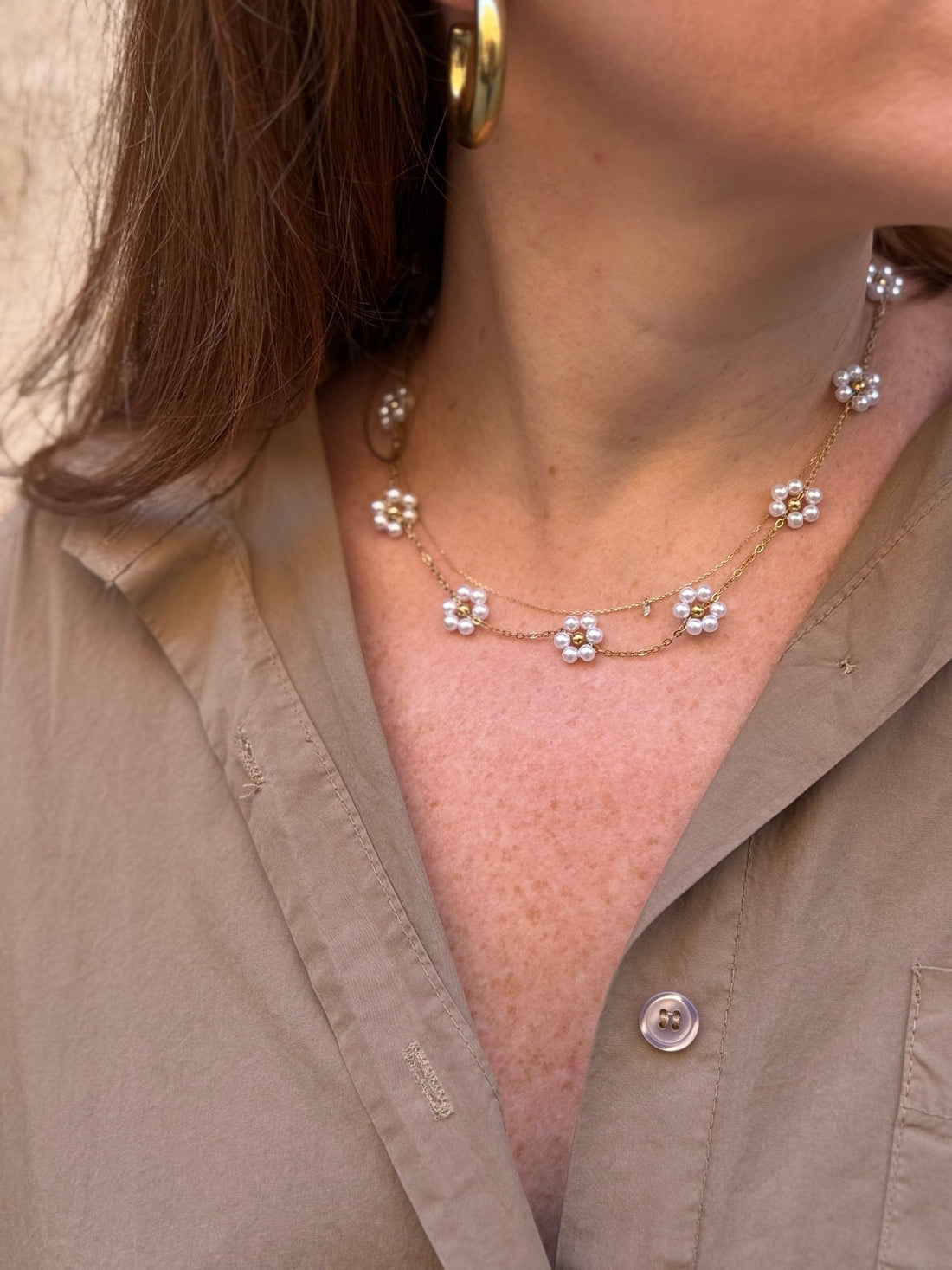 Collier chaîne dorée avec fleurs en perle - Léone