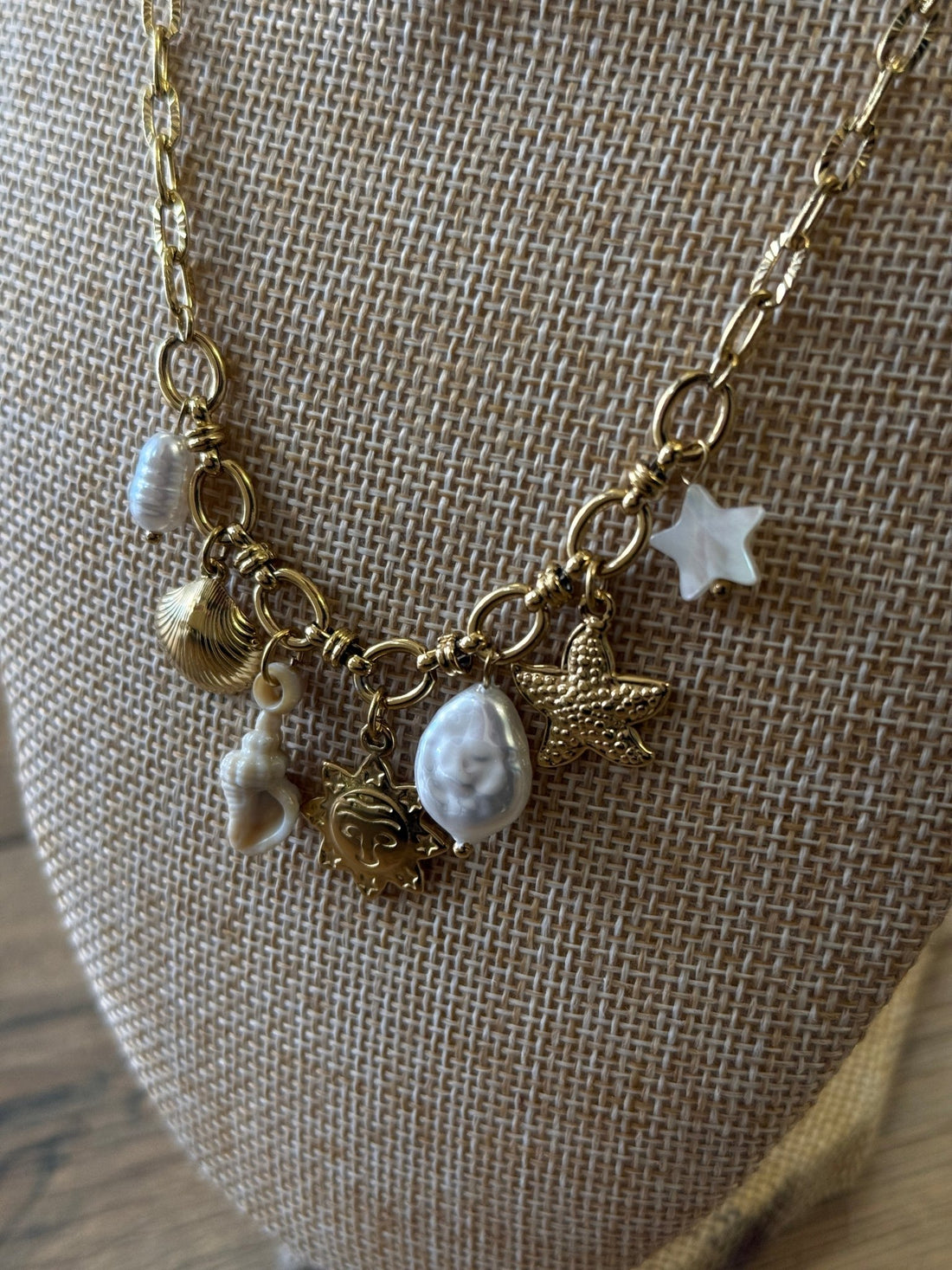 Collier chaîne dorée breloques océan - Léone