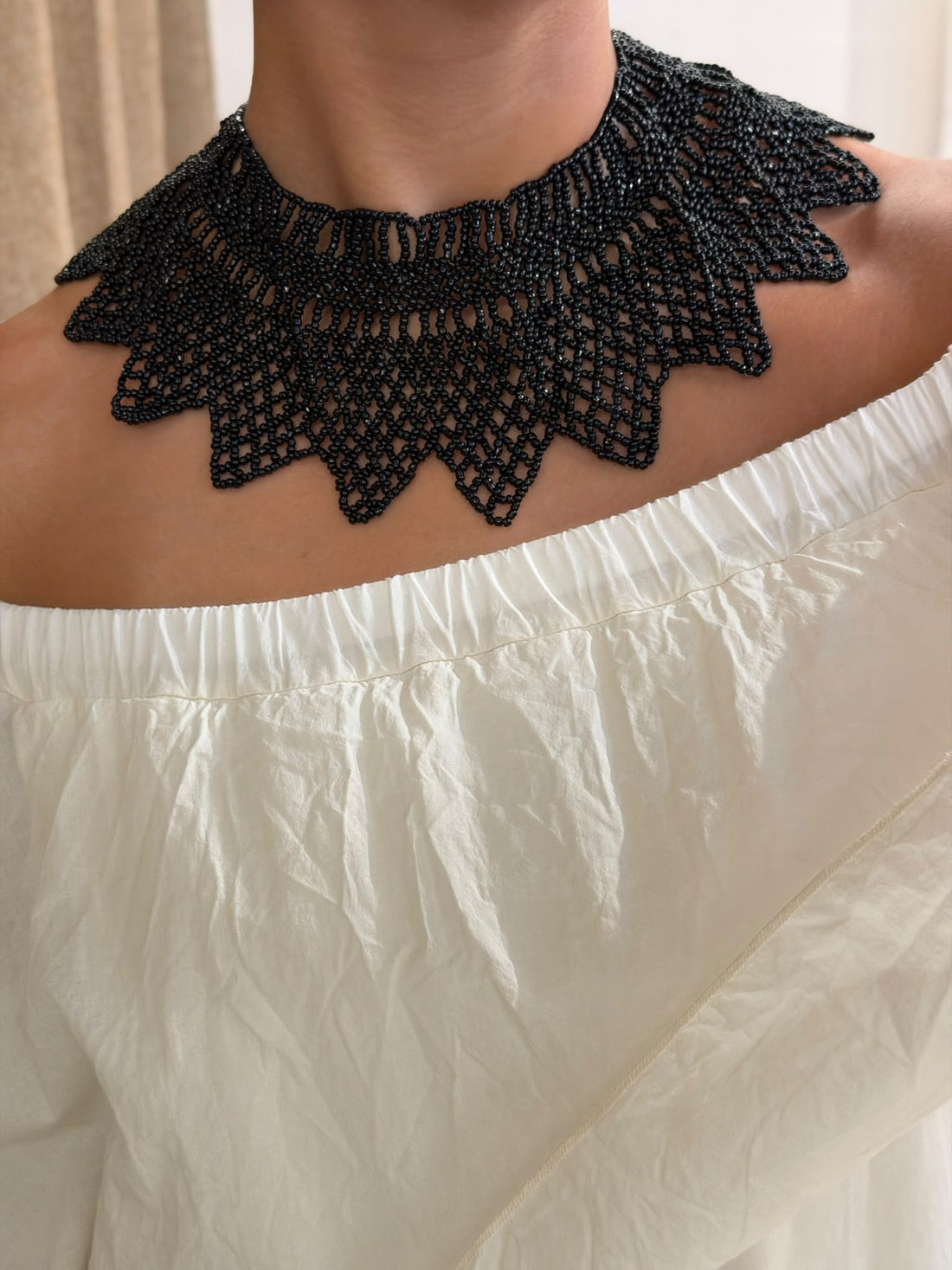 Collier fin plastron noir - Léone