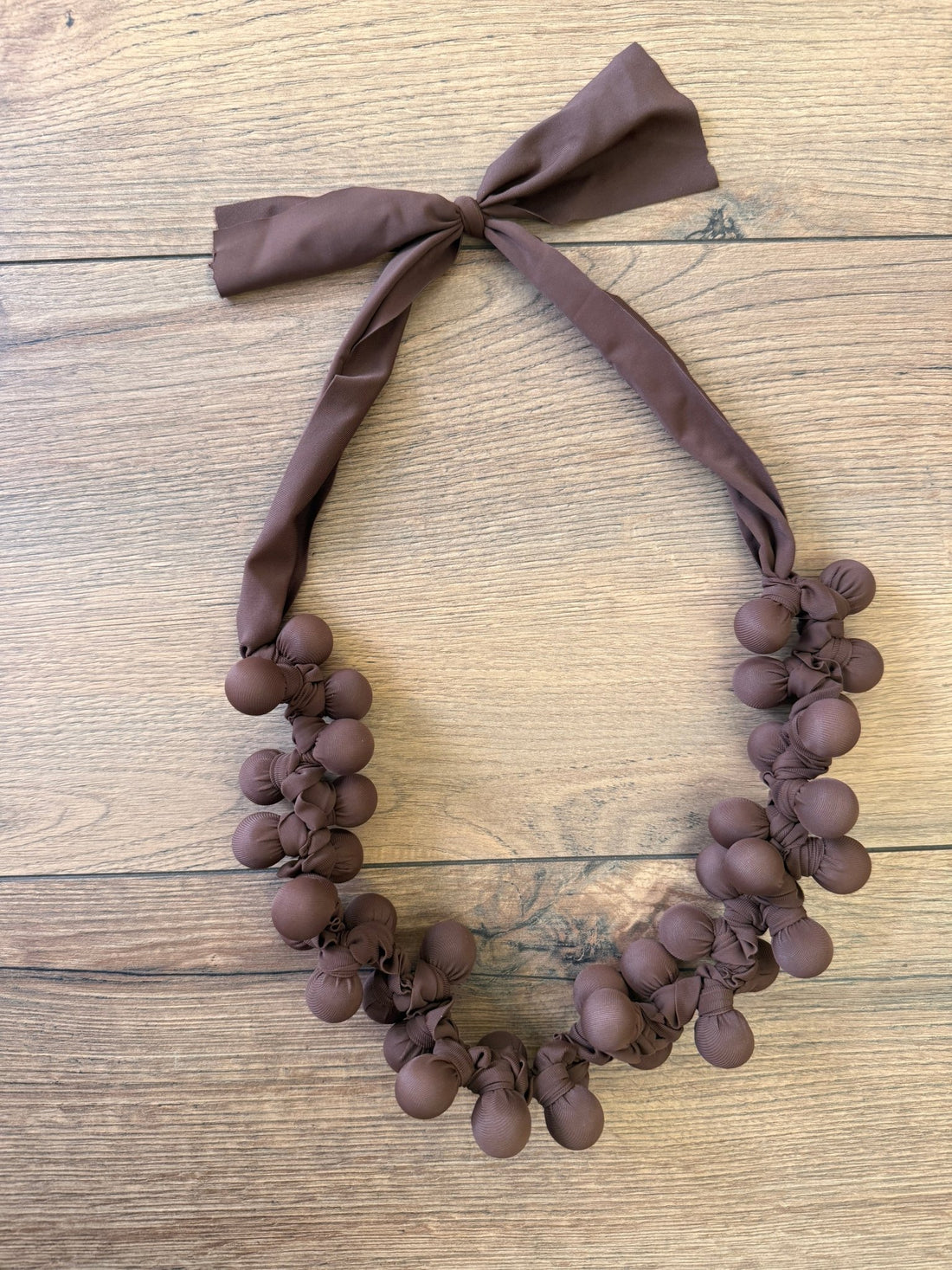 Collier original en tissu marron - Léone
