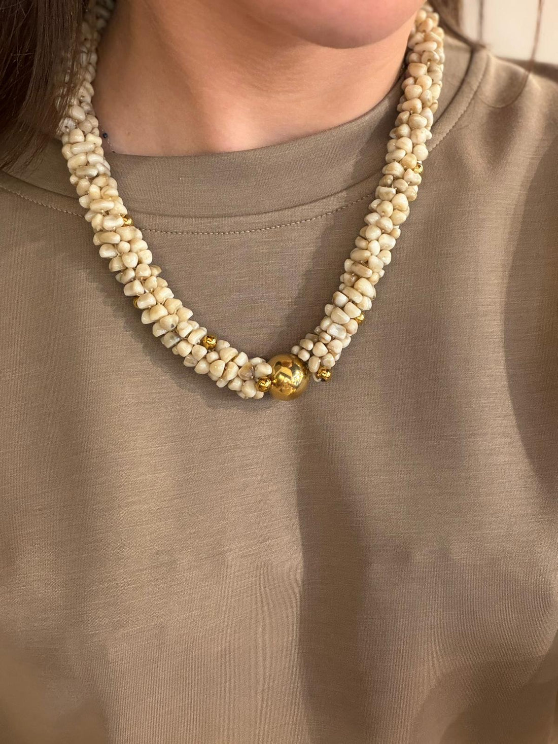 Collier petites pierres beiges - Léone