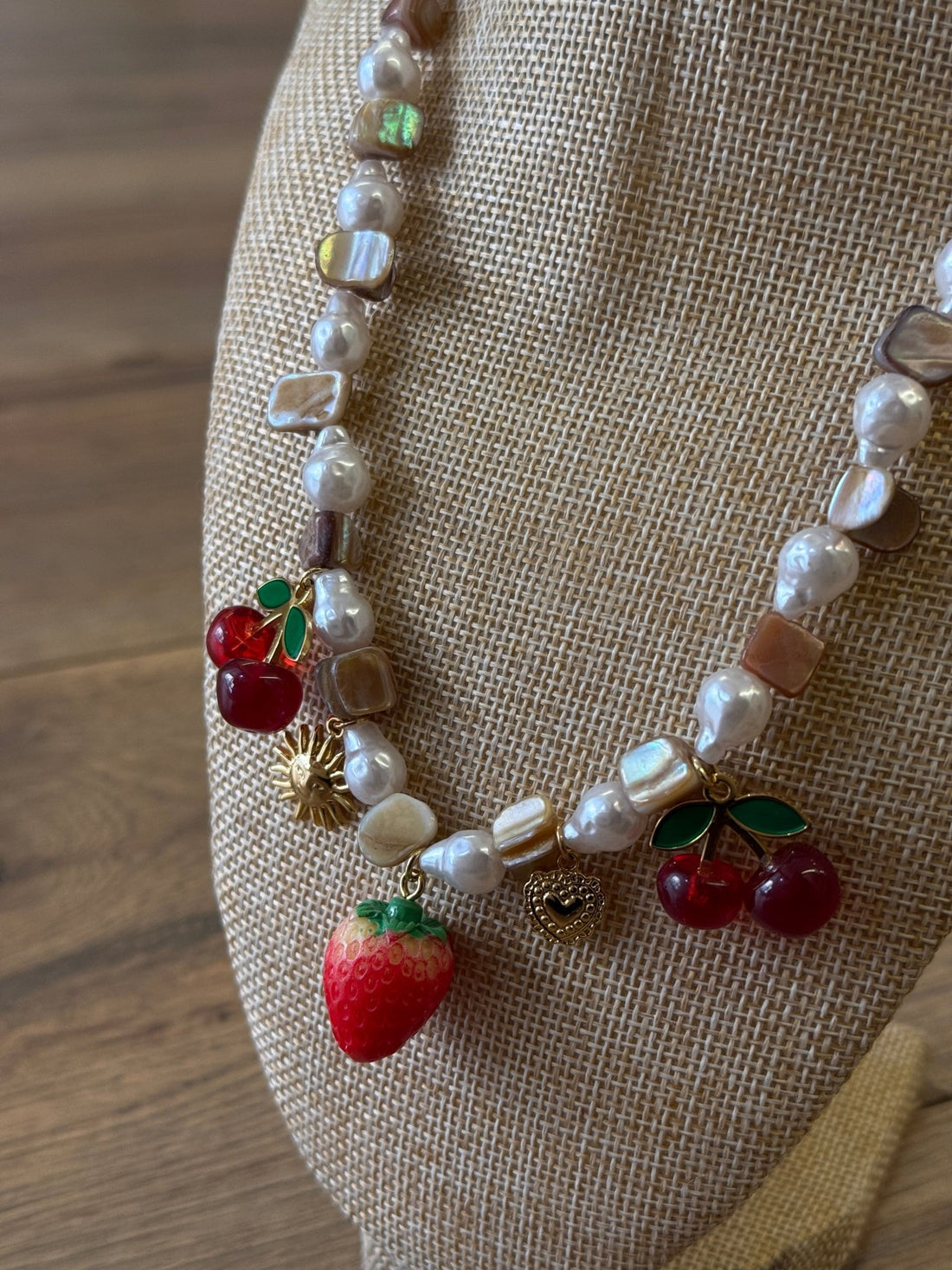 Collier vintage perles et fruits - Léone
