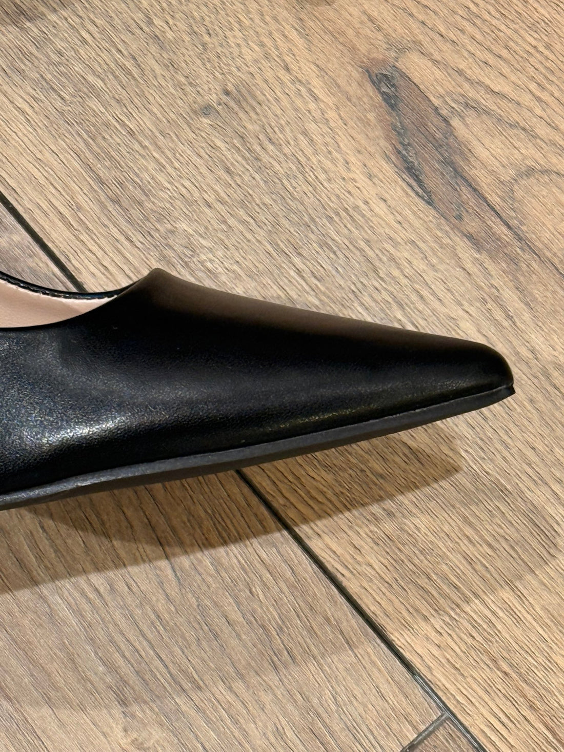 Escarpins noirs a bride - Léone