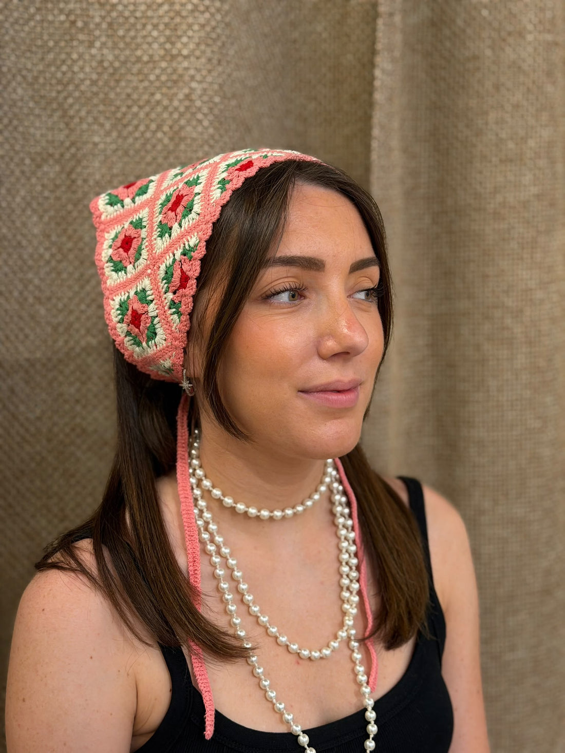 Fichu en crochet rose fleuri - Léone