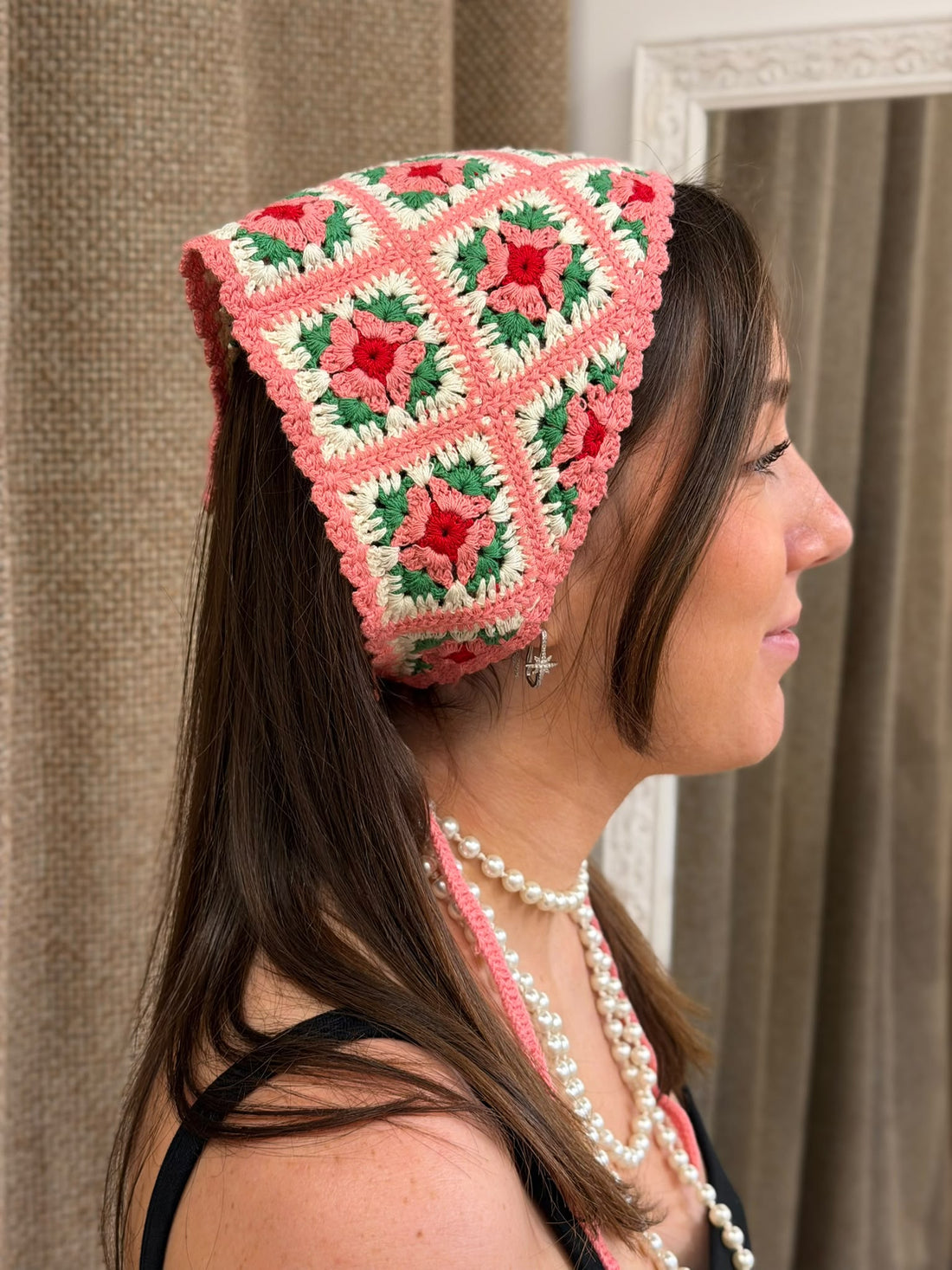 Fichu en crochet rose fleuri - Léone