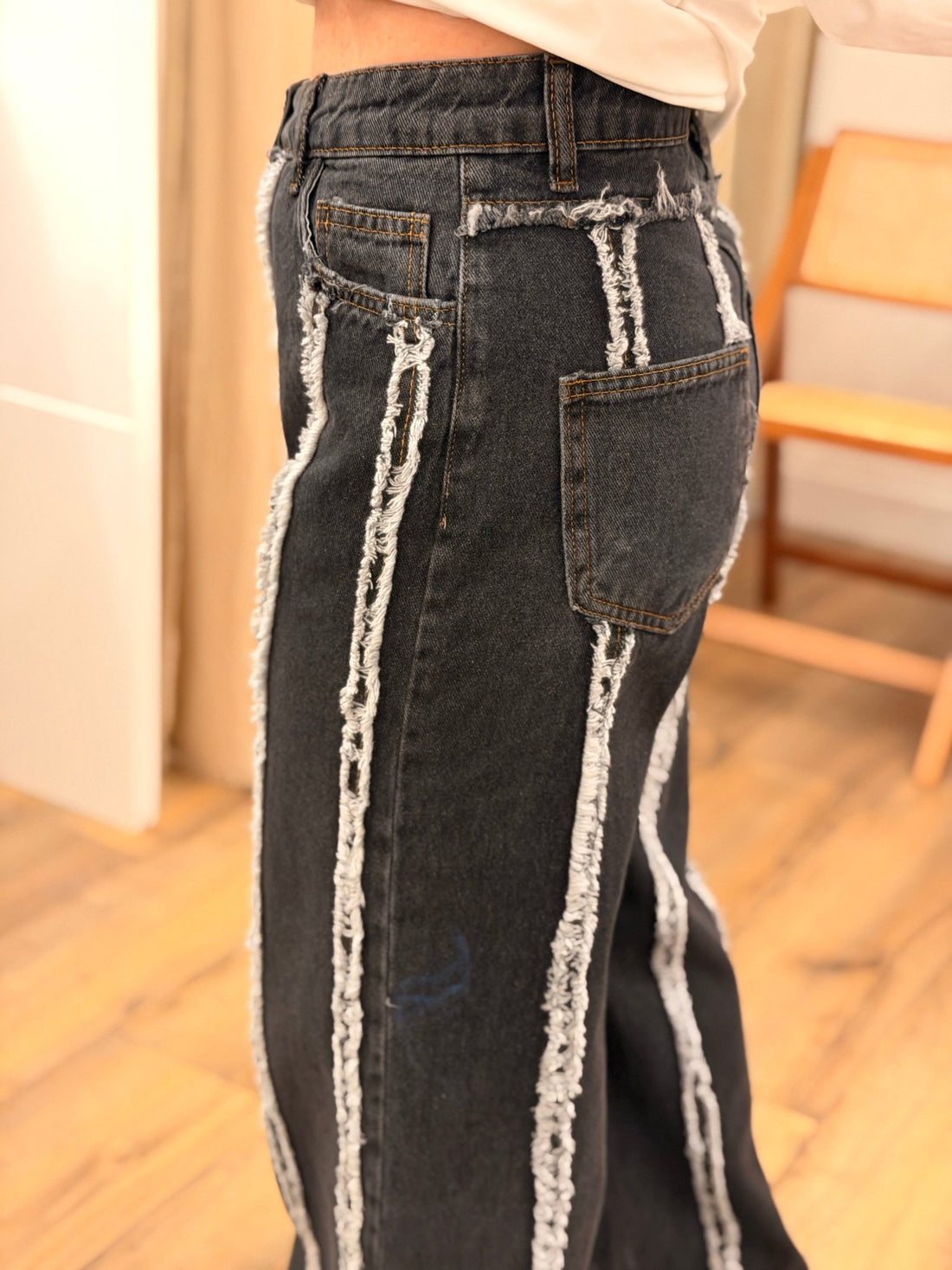 Jean noir avec rayures relief - Léone