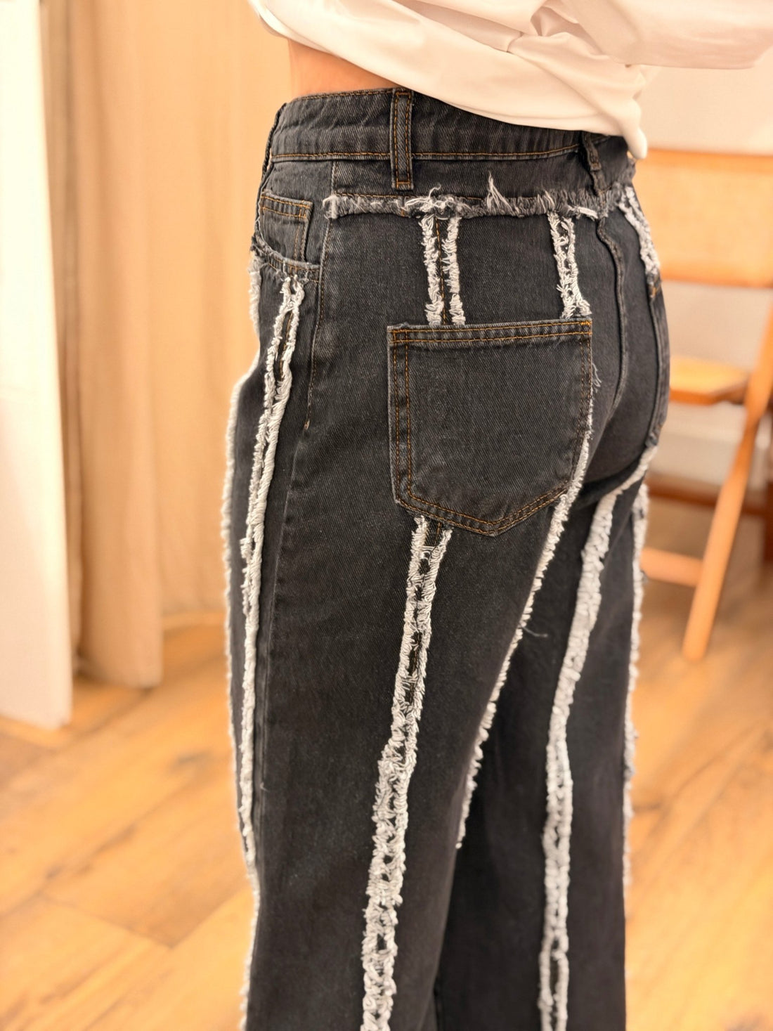 Jean noir avec rayures relief - Léone