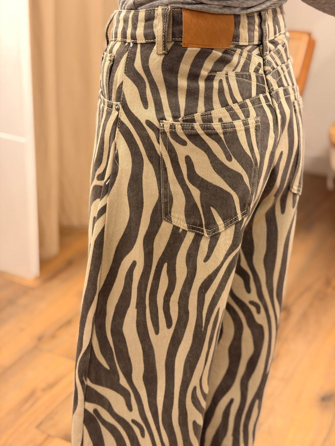 Jean suki zebre - Léone