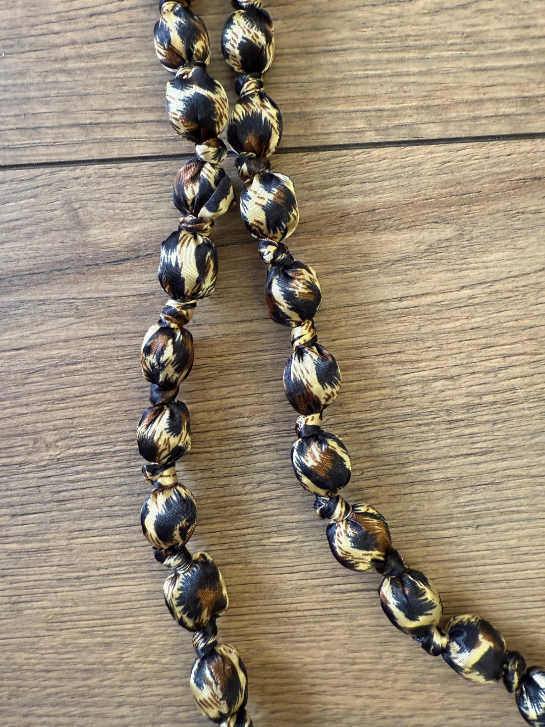Long collier double léopard satiné - Léone