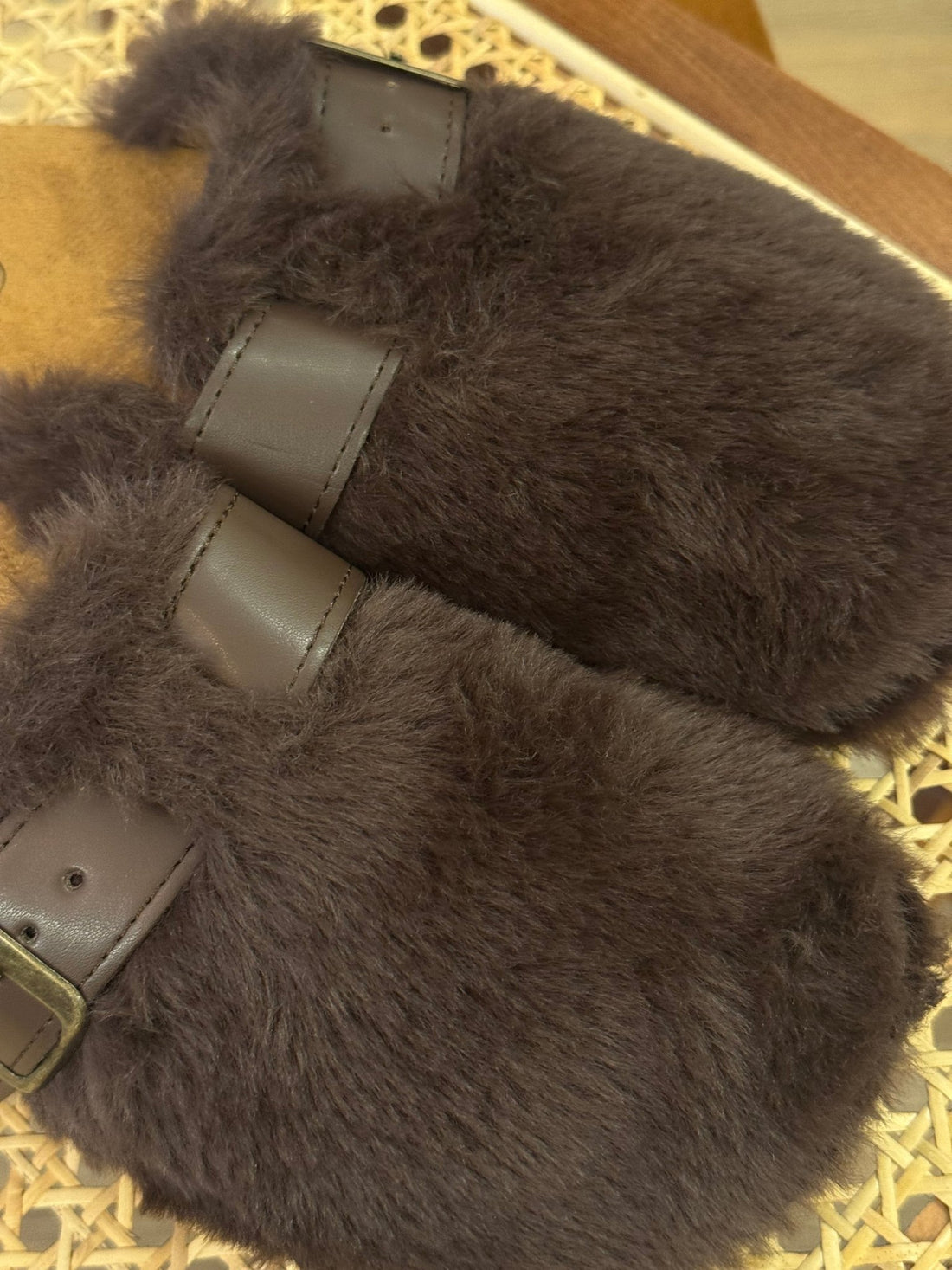 Mules en fourrure chocolat - Léone