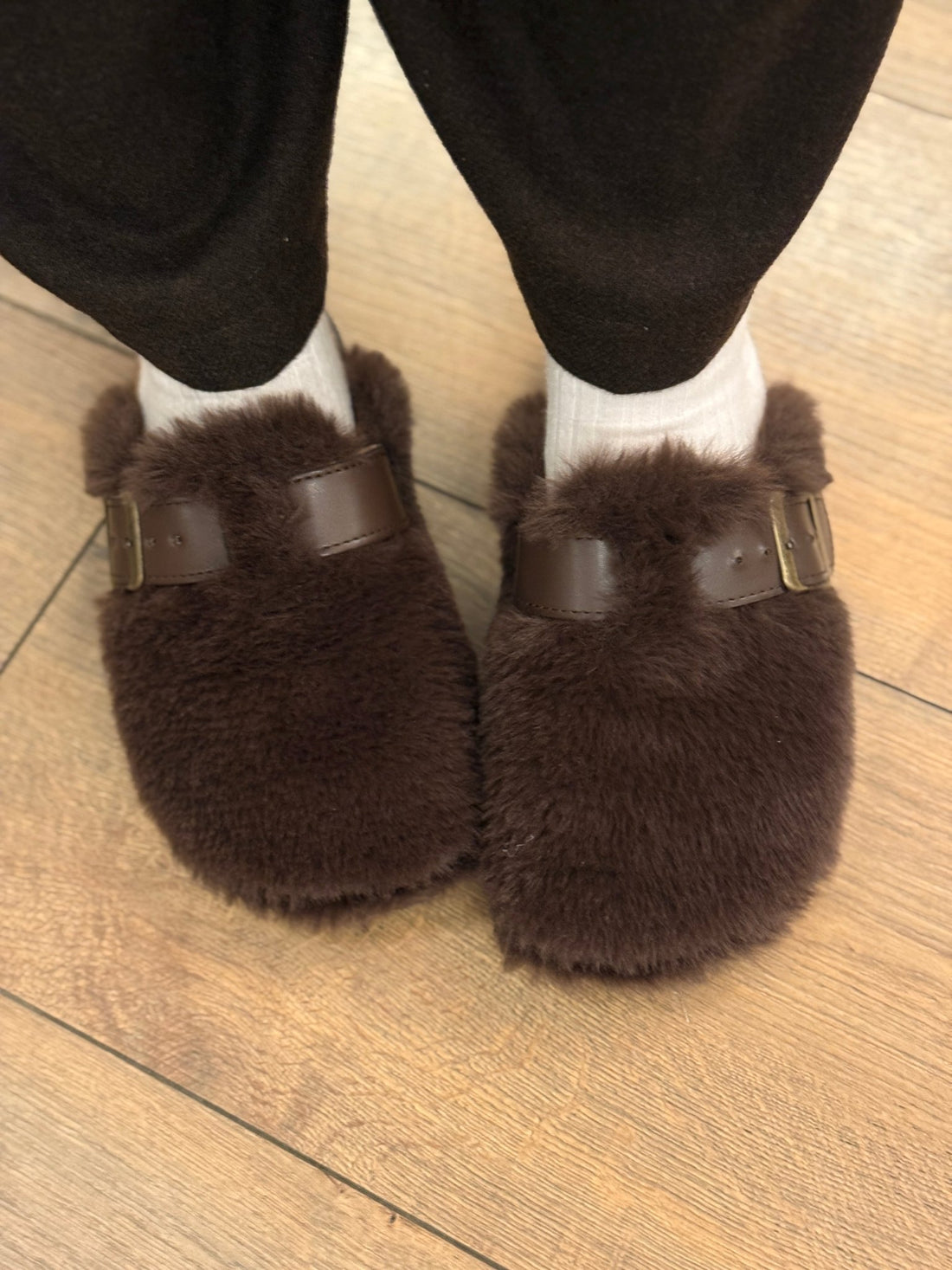 Mules en fourrure chocolat - Léone