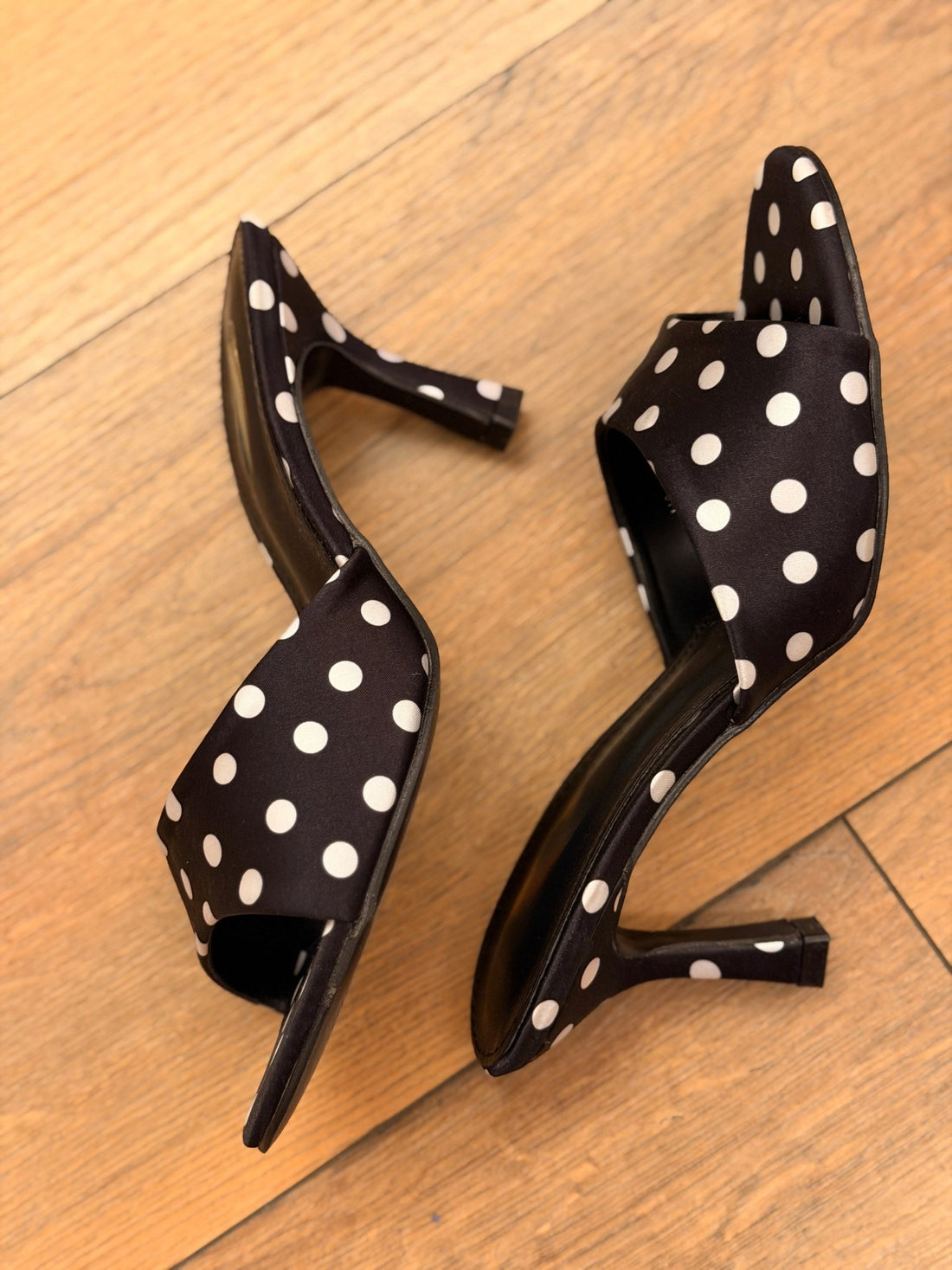 Mules satin pois noir - Léone