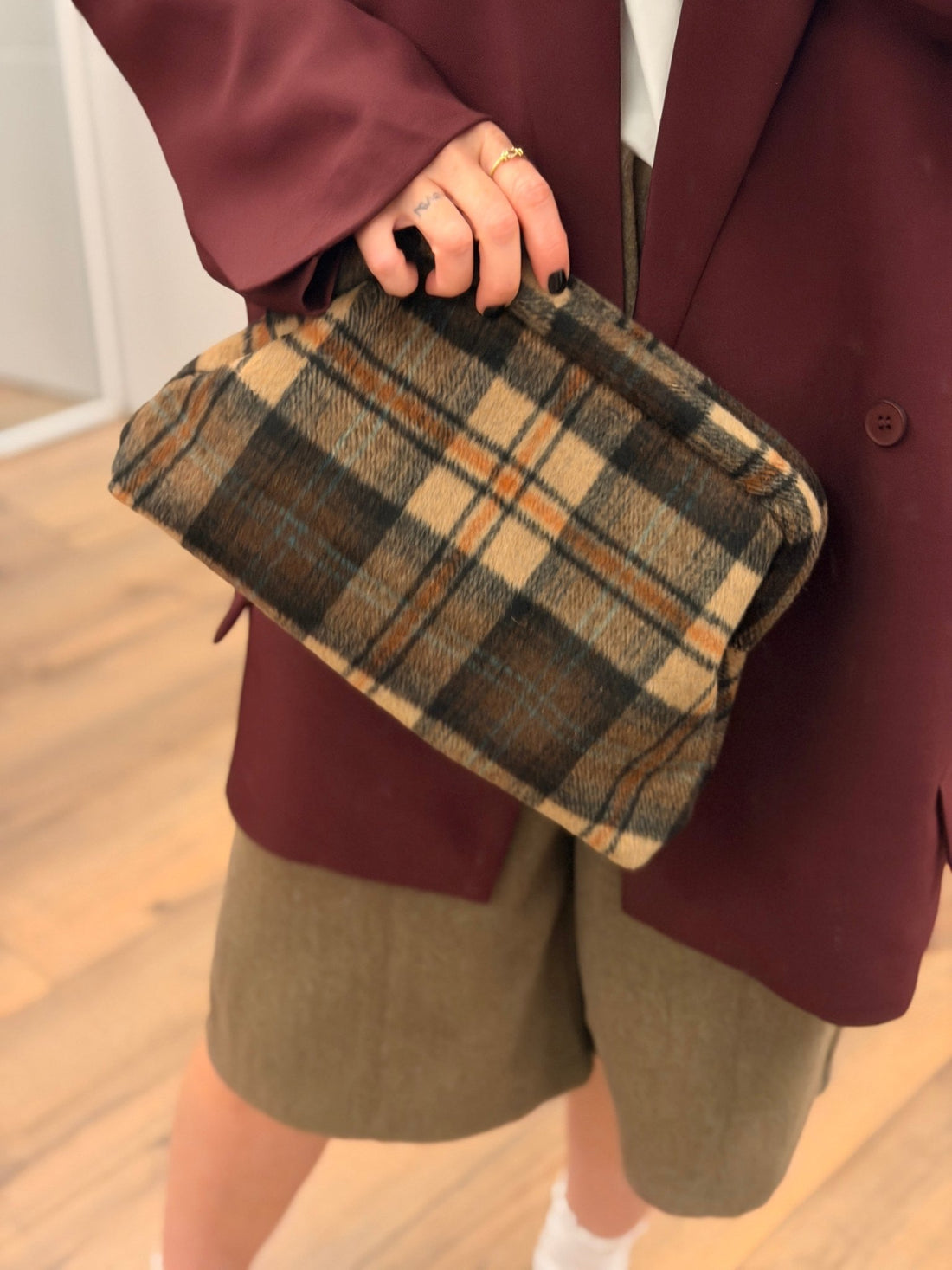 Pochette à carreaux beige - Léone