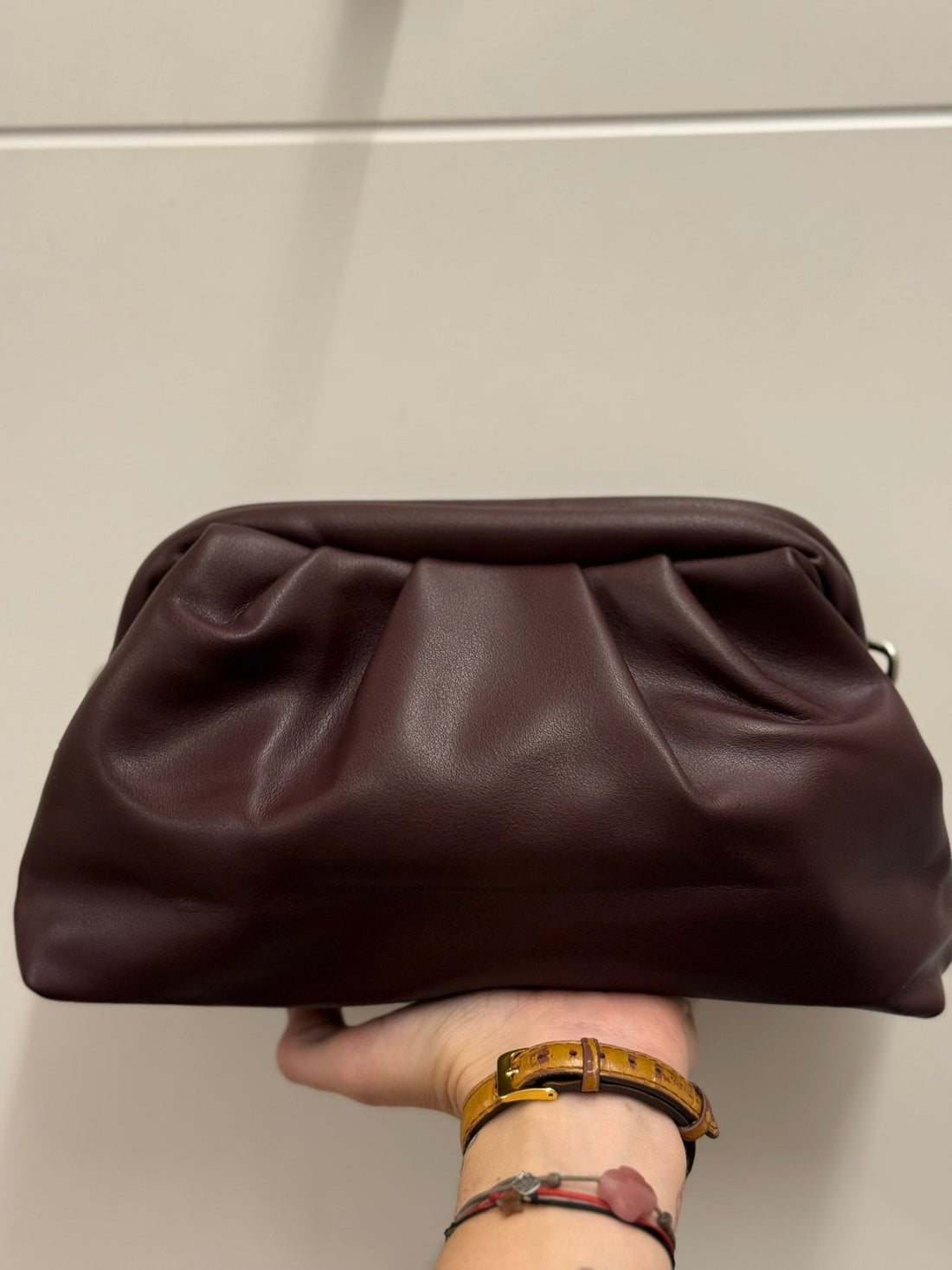 Pochette a clous bordeaux - Léone