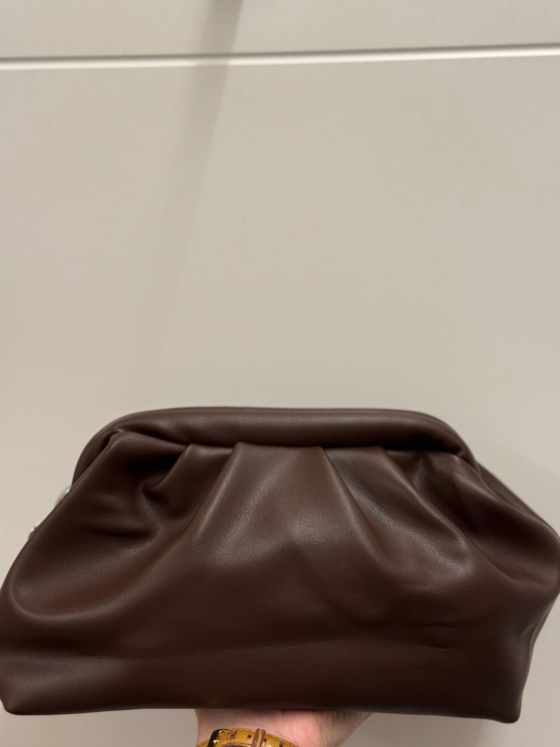 Pochette a clous marron - Léone