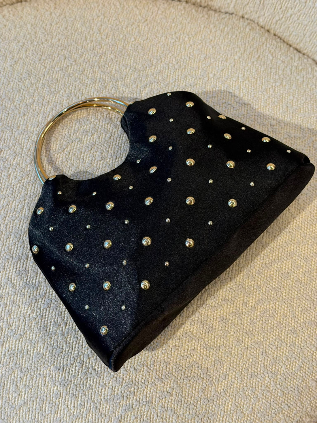 Pochette cloutée arc noire - Léone