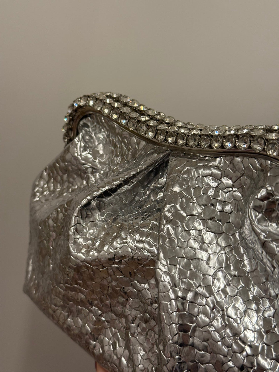 Pochette craquelee argentee - Léone